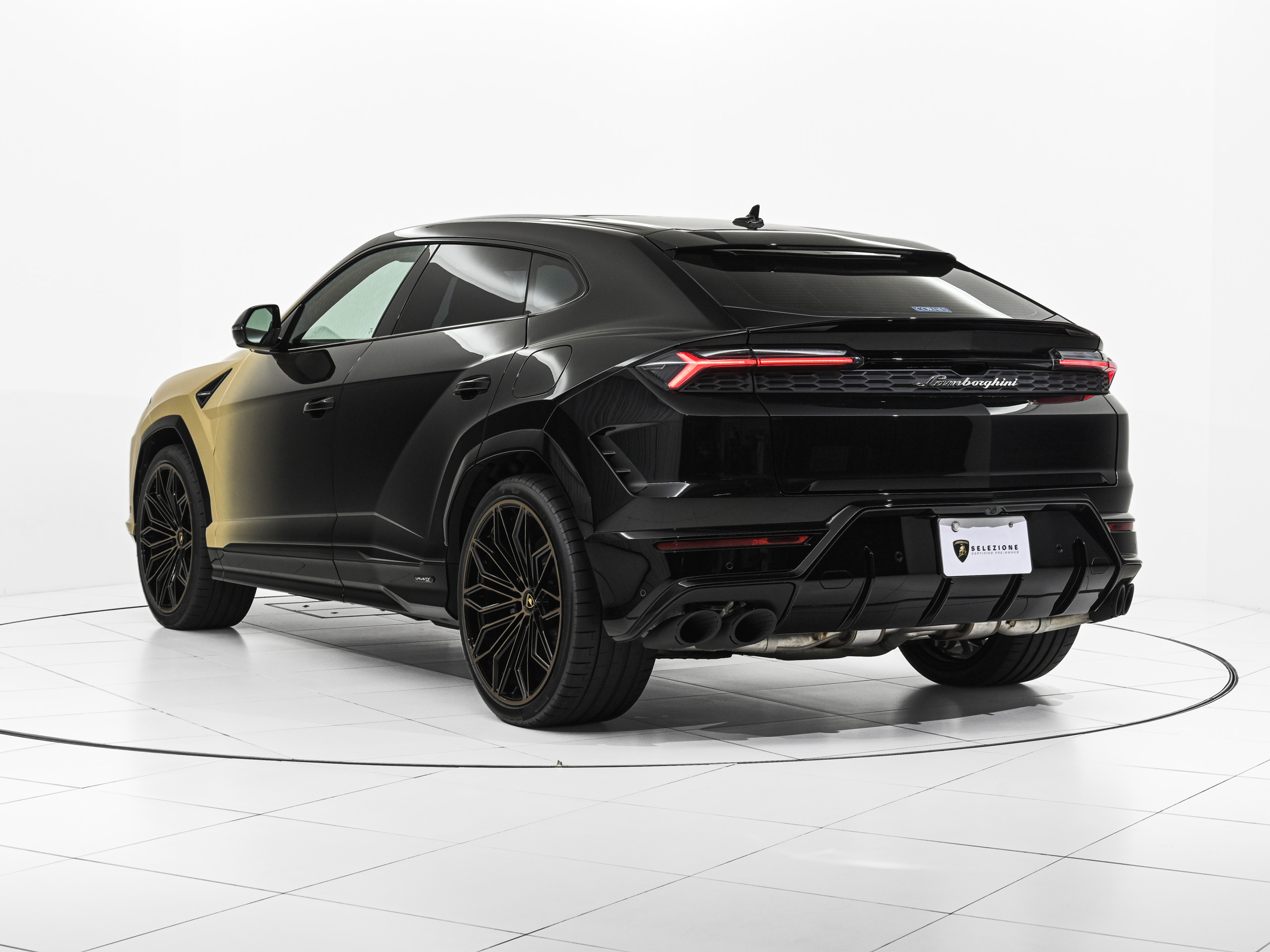 Lamborghini Urus SE - image 6