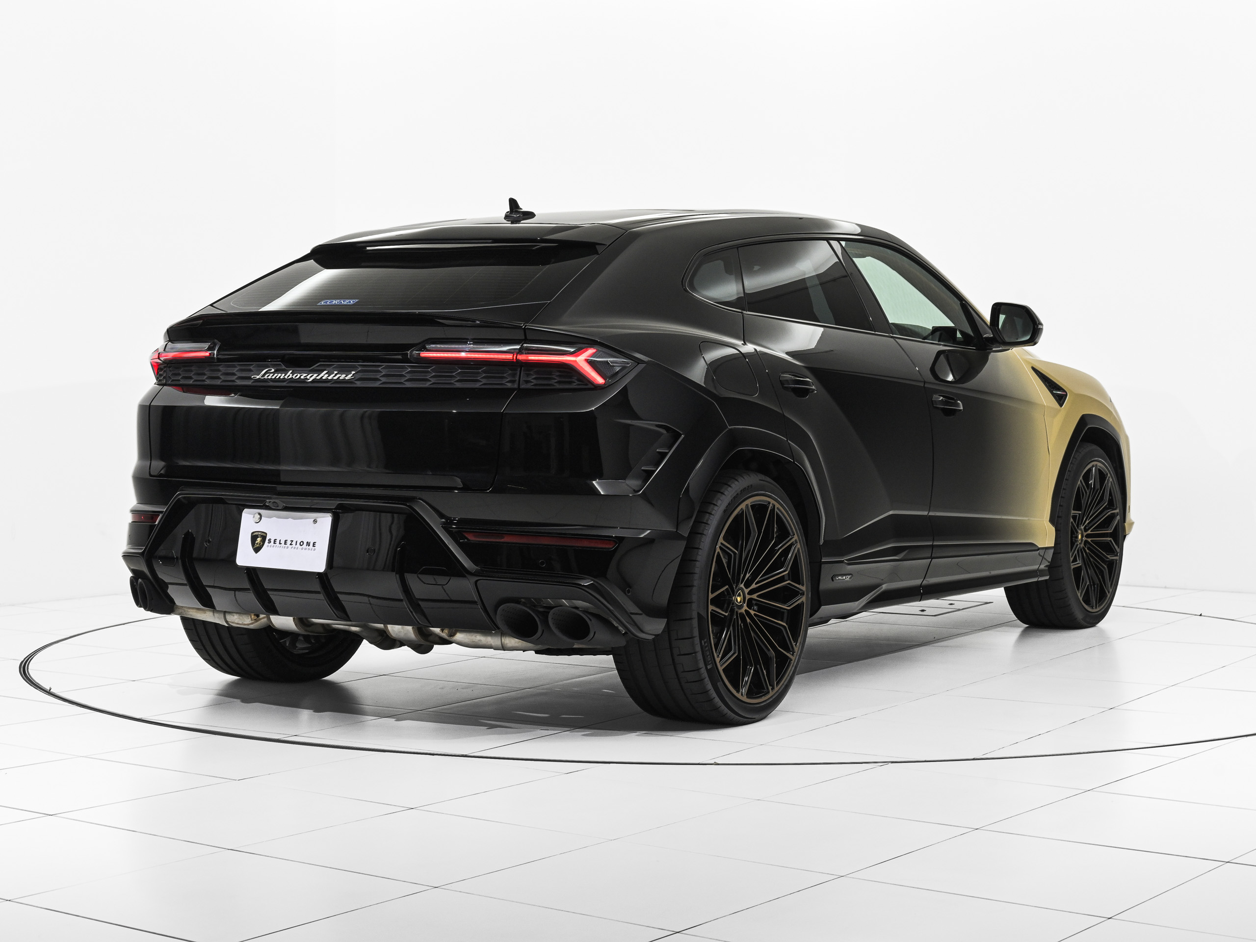 Lamborghini Urus SE - image 8