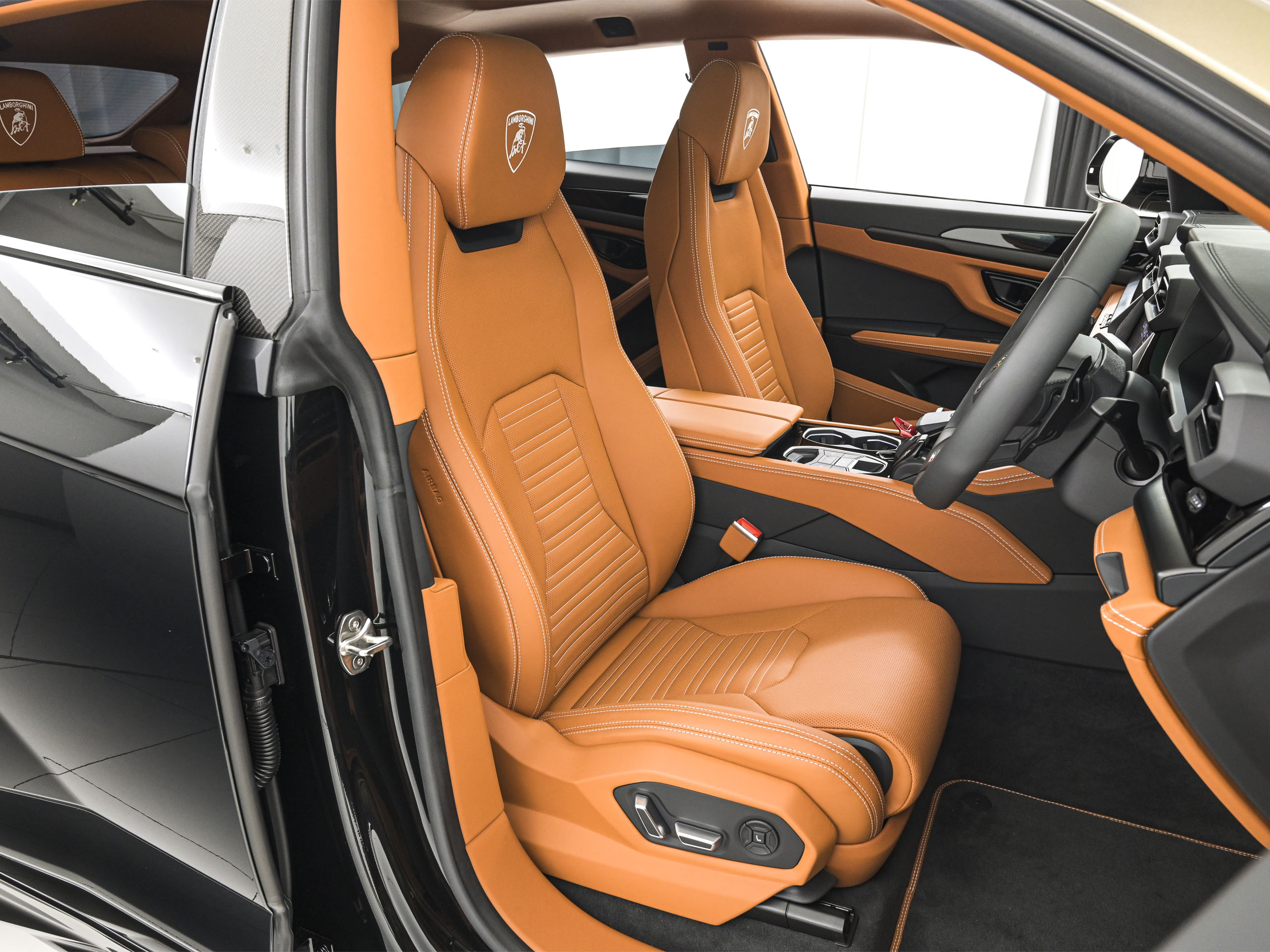Lamborghini Urus SE - image 13