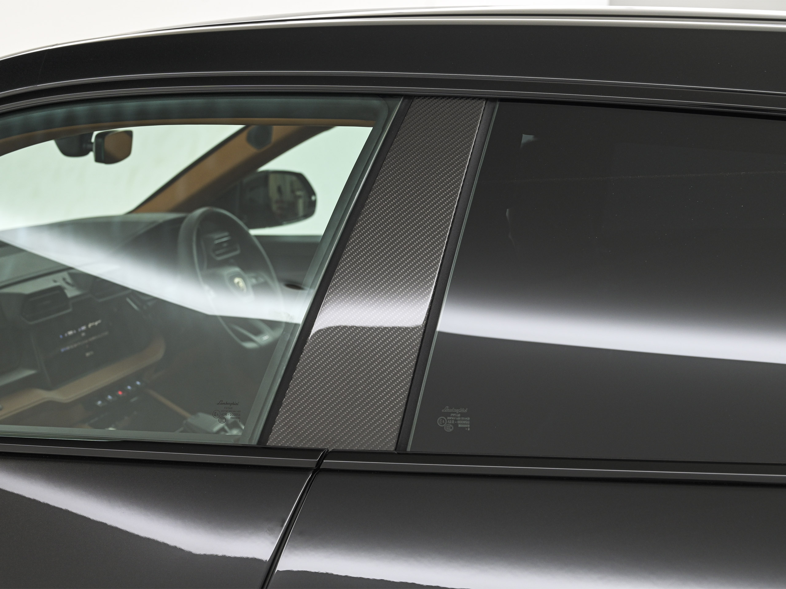 Lamborghini Urus SE - image 36