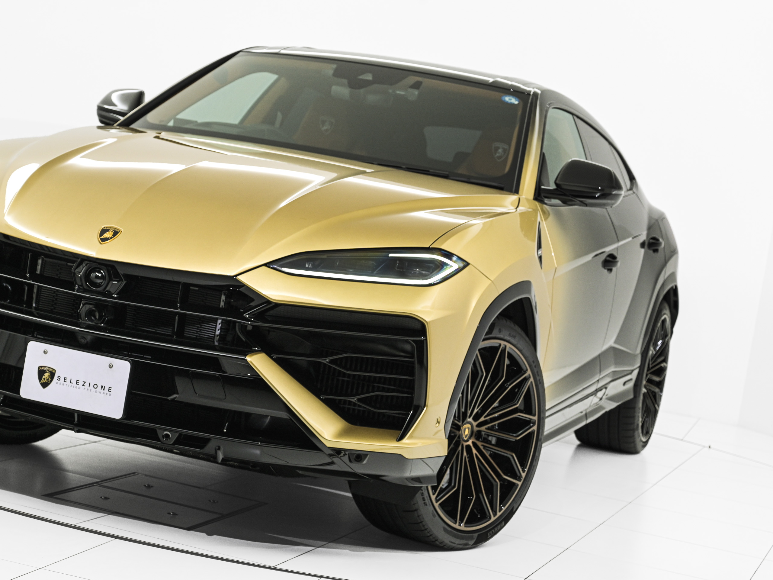 Lamborghini Urus SE - image 40