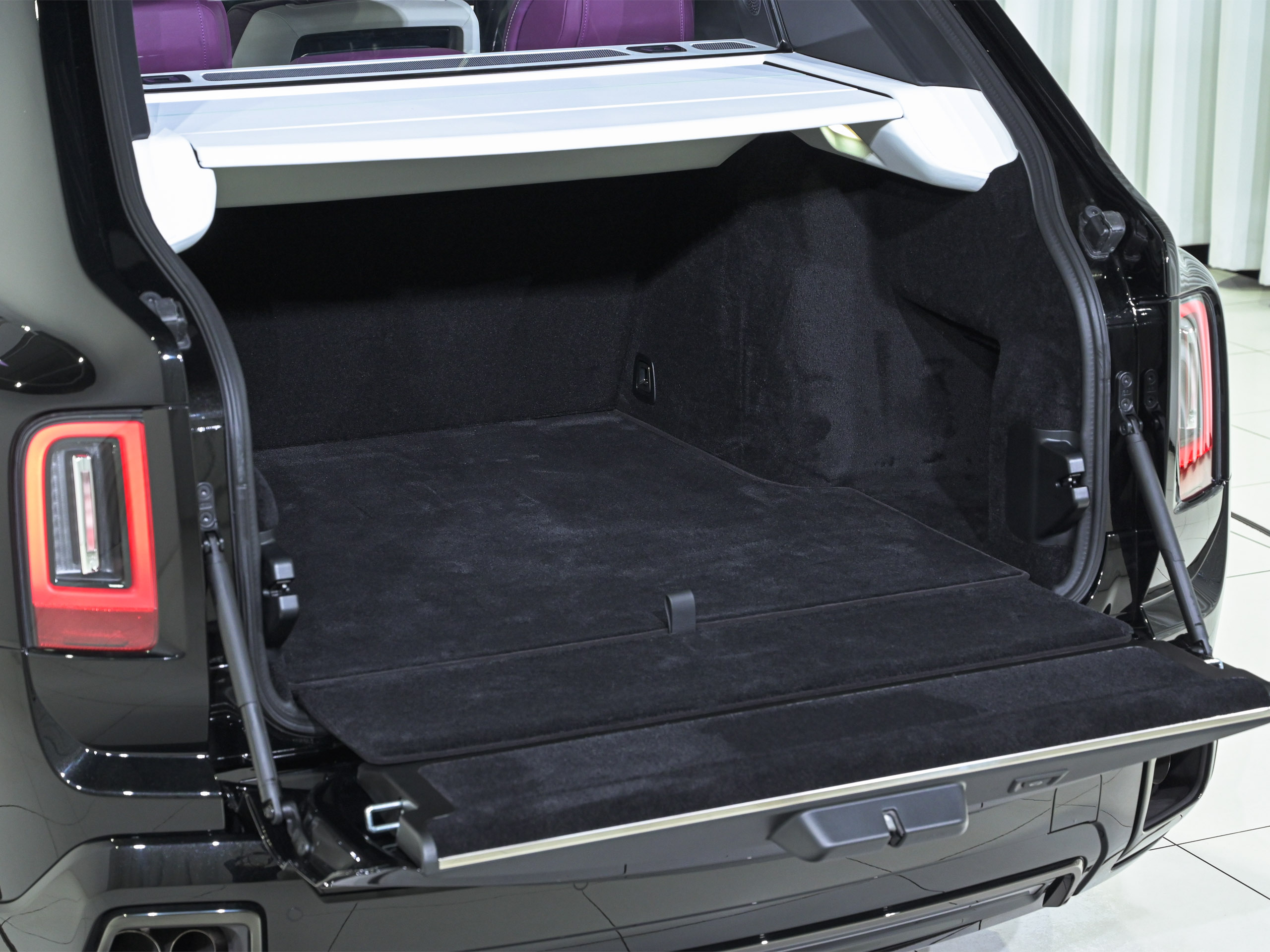 Rolls-Royce BLACK BADGE CULLINAN Series2 - image 11
