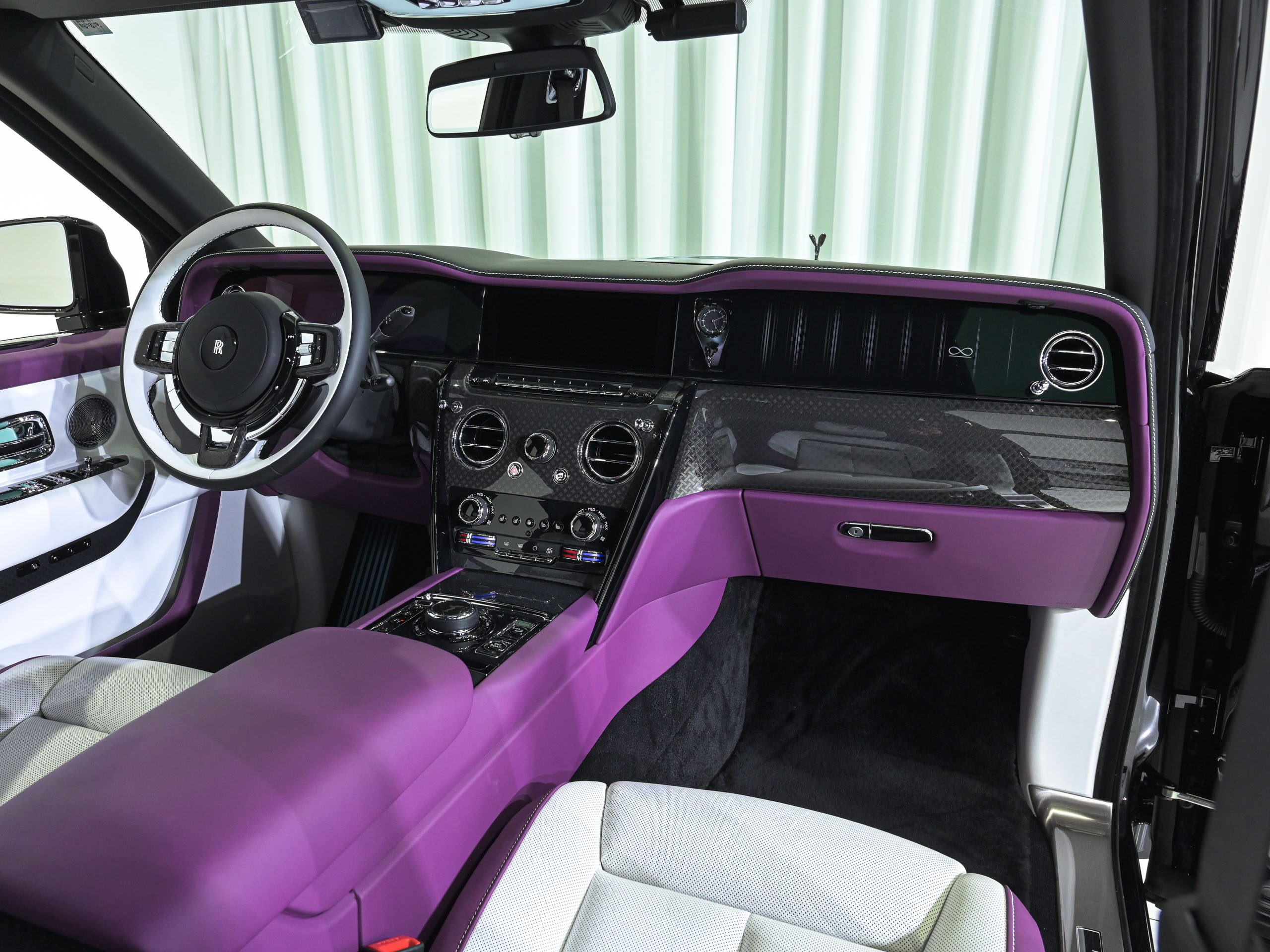 Rolls-Royce BLACK BADGE CULLINAN Series2 - image 22