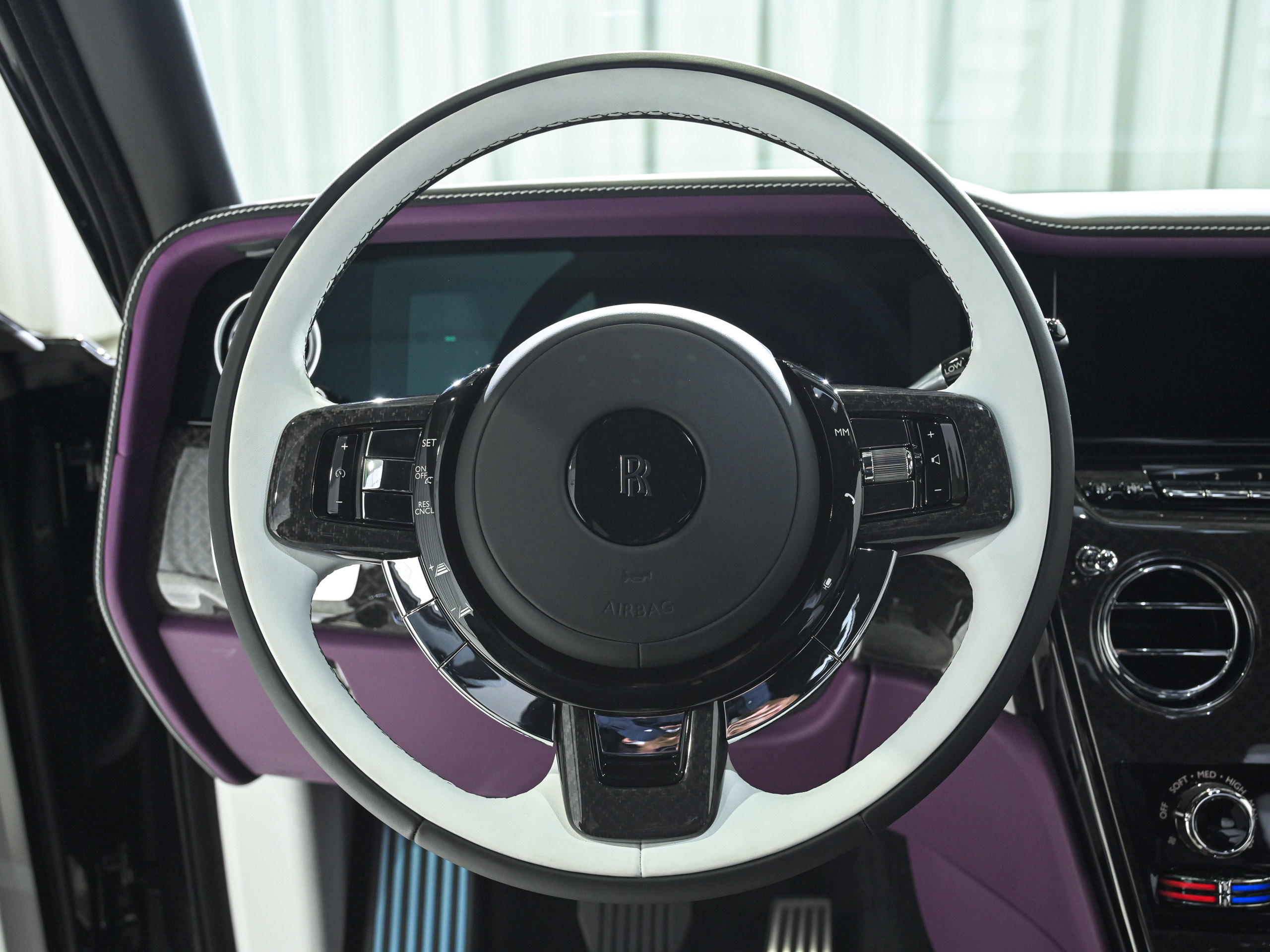 Rolls-Royce BLACK BADGE CULLINAN Series2 - image 24