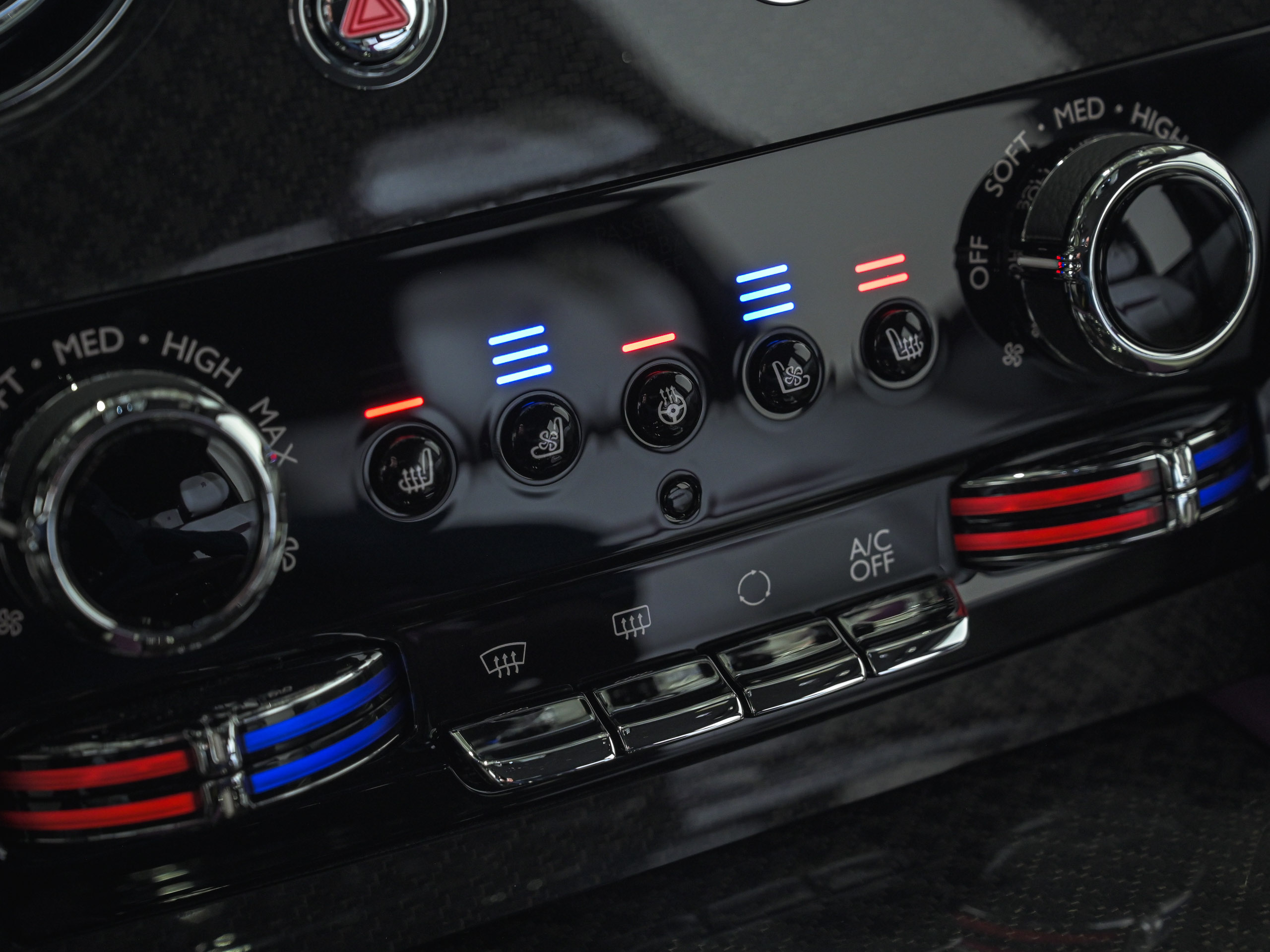Rolls-Royce BLACK BADGE CULLINAN Series2 - image 29