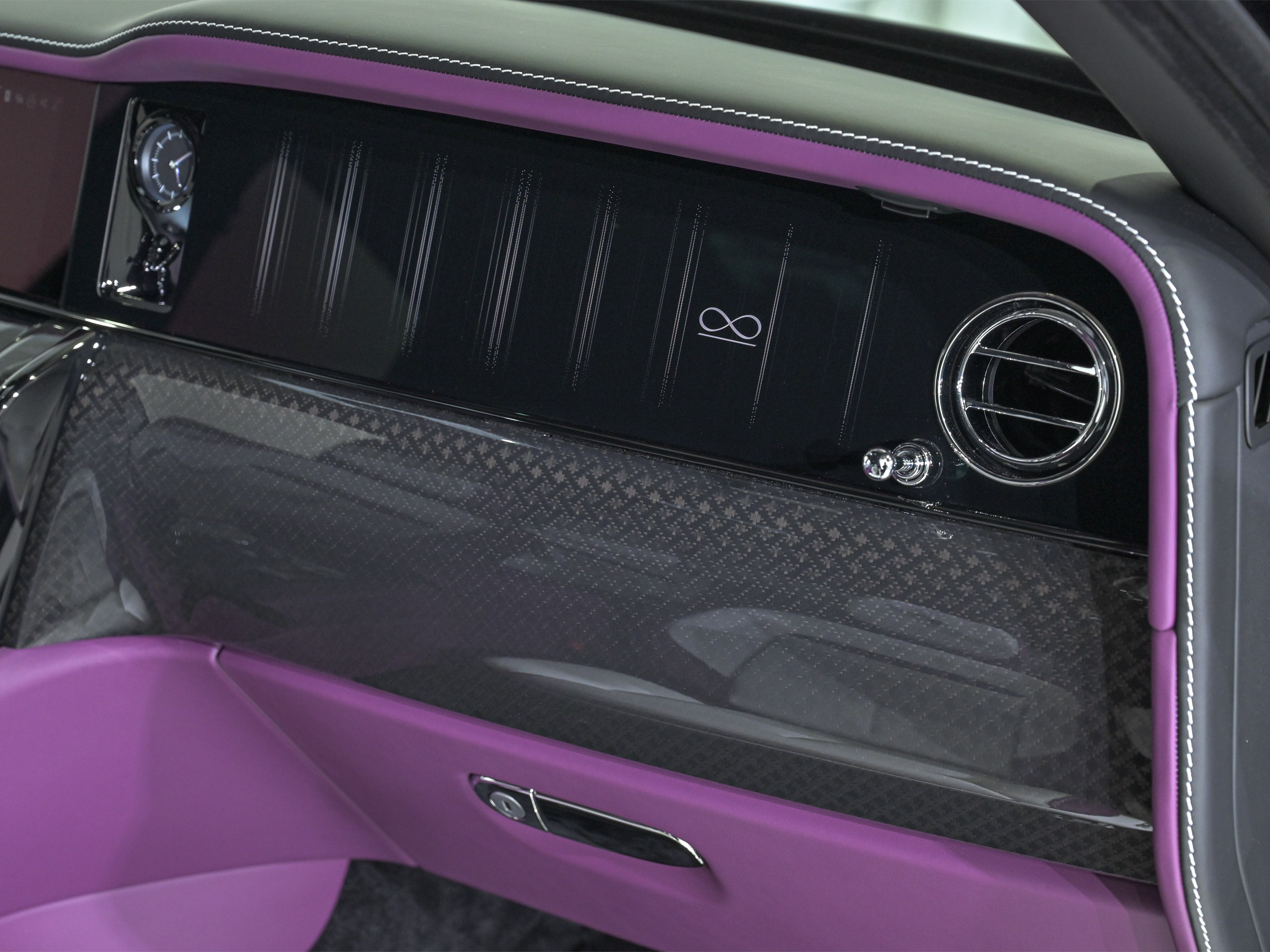 Rolls-Royce BLACK BADGE CULLINAN Series2 - image 33