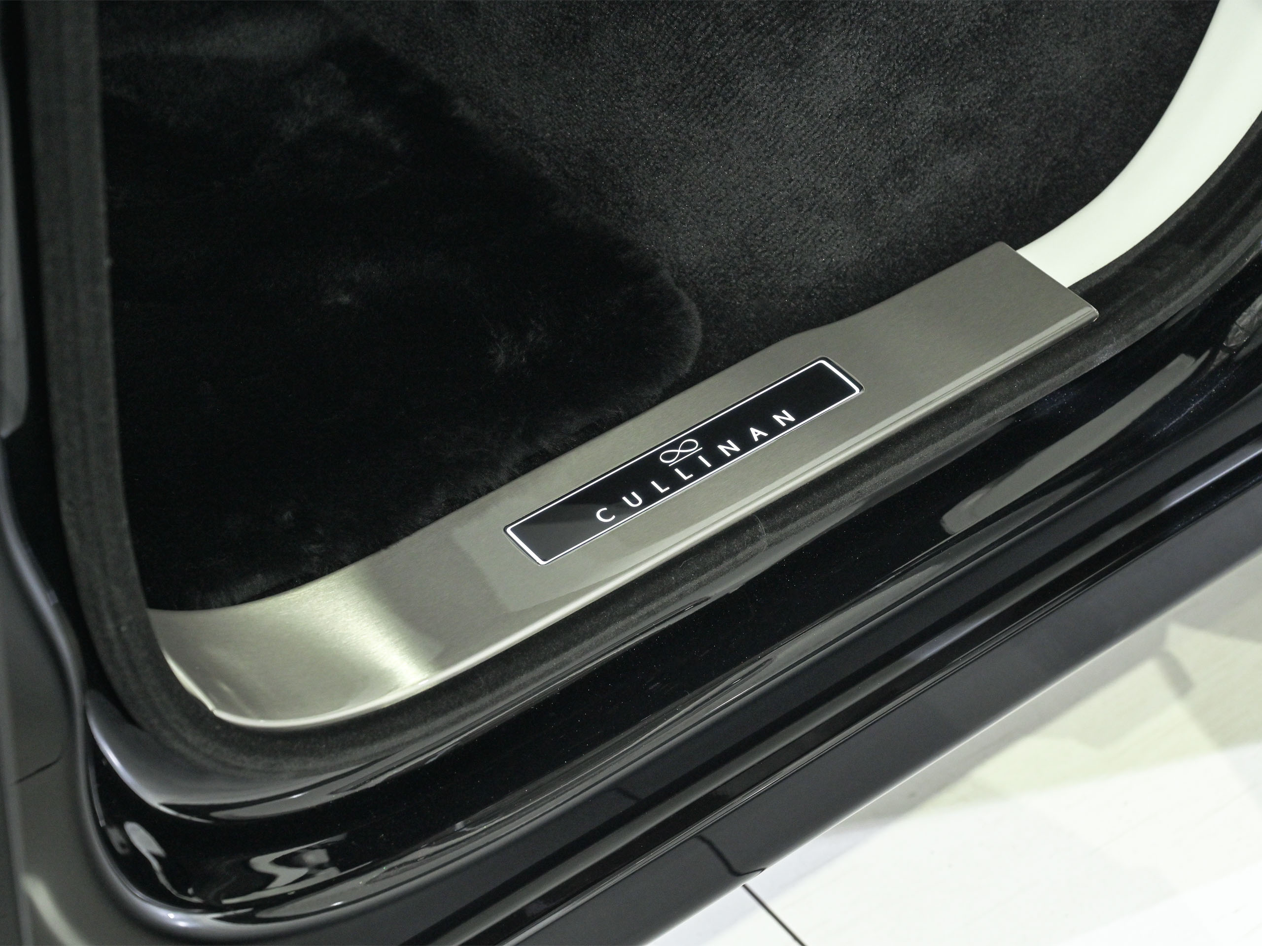 Rolls-Royce BLACK BADGE CULLINAN Series2 - image 41