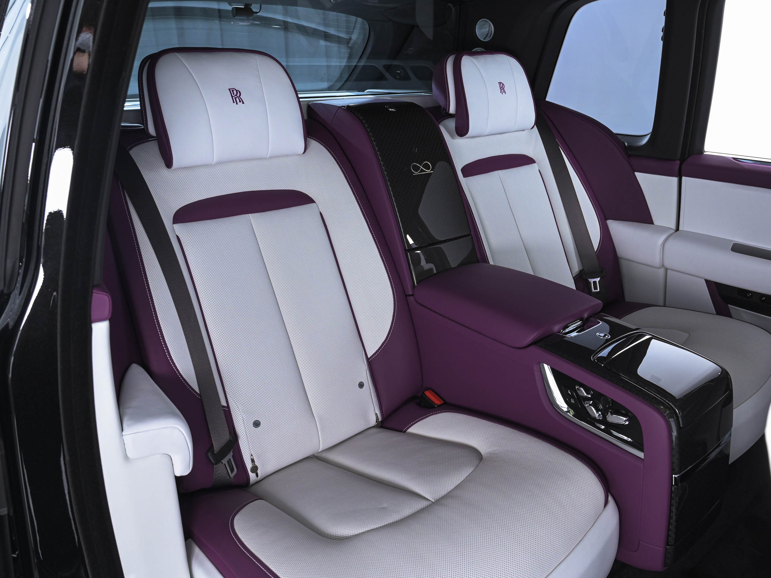 Rolls-Royce BLACK BADGE CULLINAN Series2 - image 42