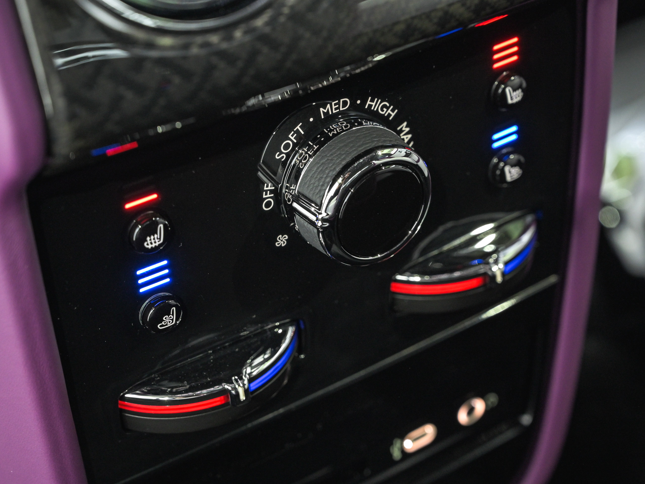 Rolls-Royce BLACK BADGE CULLINAN Series2 - image 45