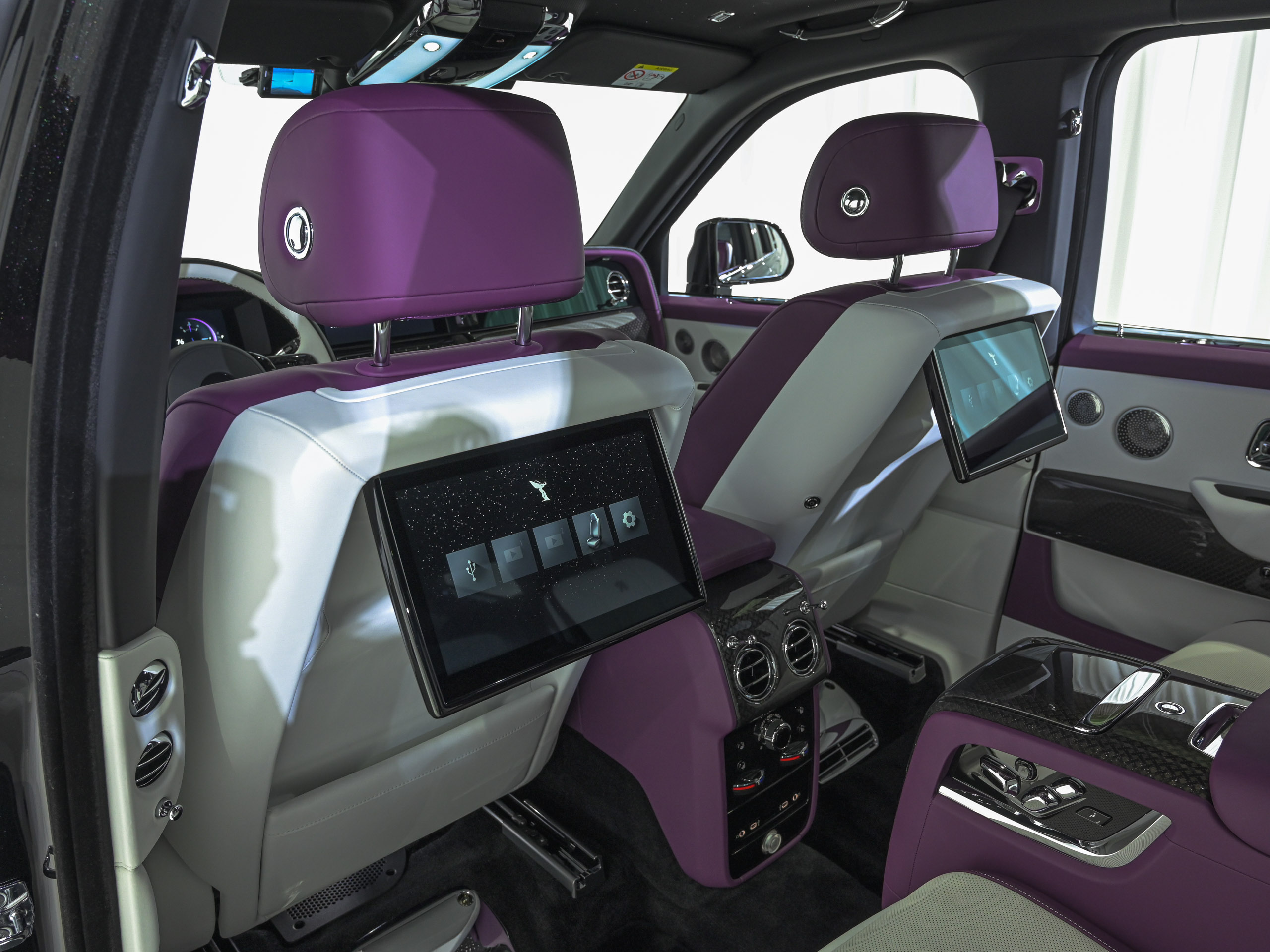 Rolls-Royce BLACK BADGE CULLINAN Series2 - image 46