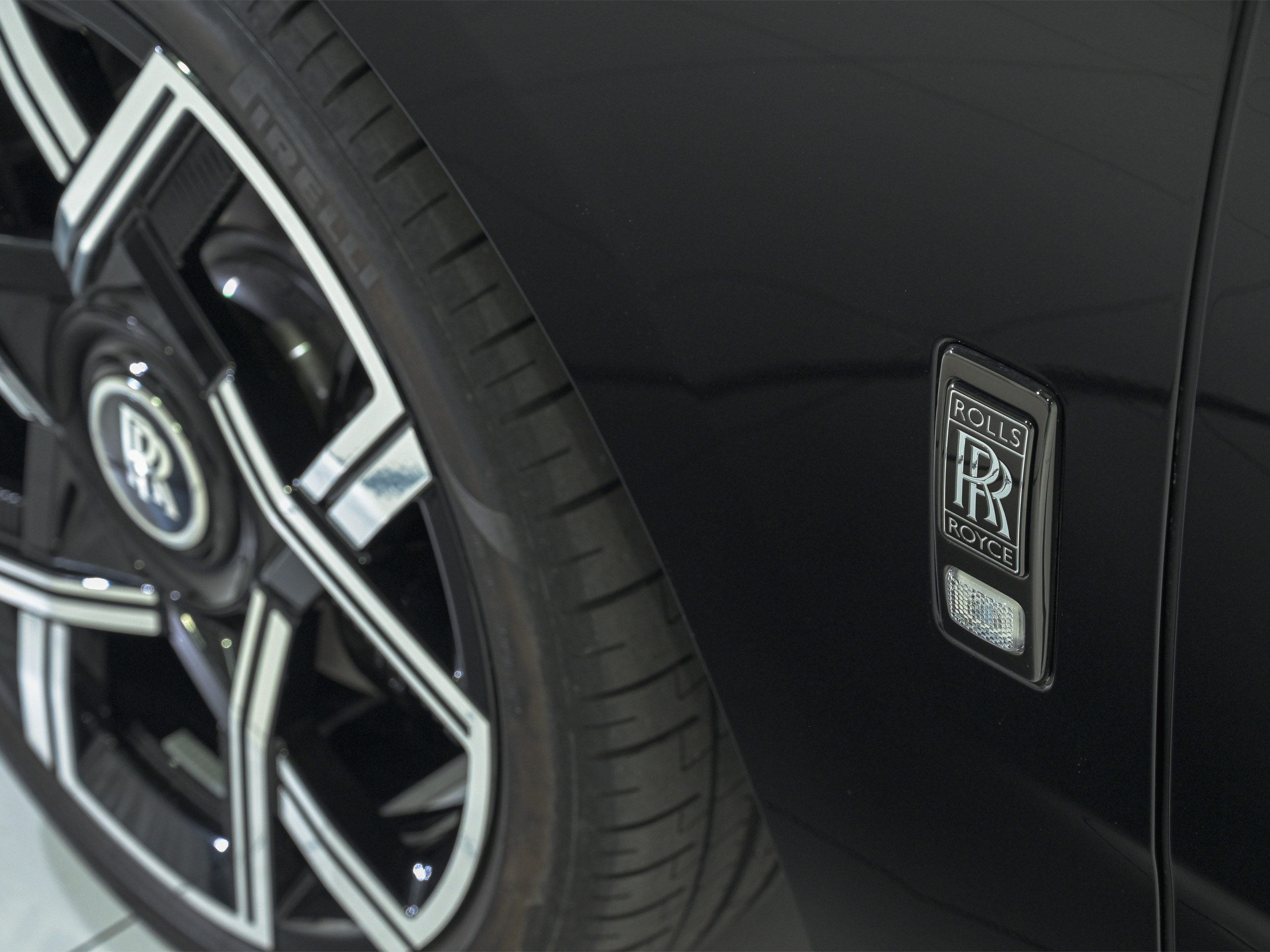 Rolls-Royce BLACK BADGE CULLINAN Series2 - image 55