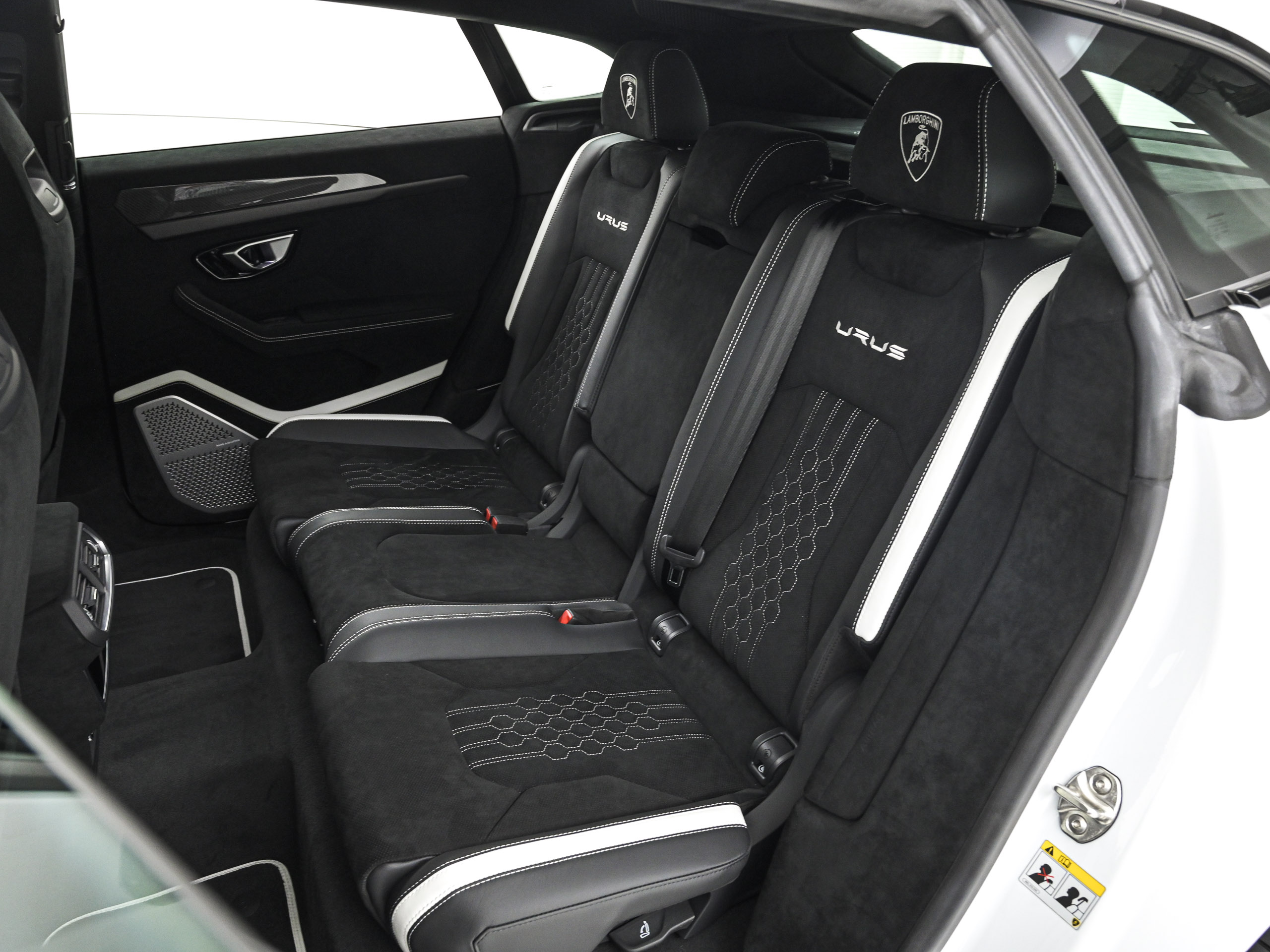 Lamborghini Urus Performante - image 19