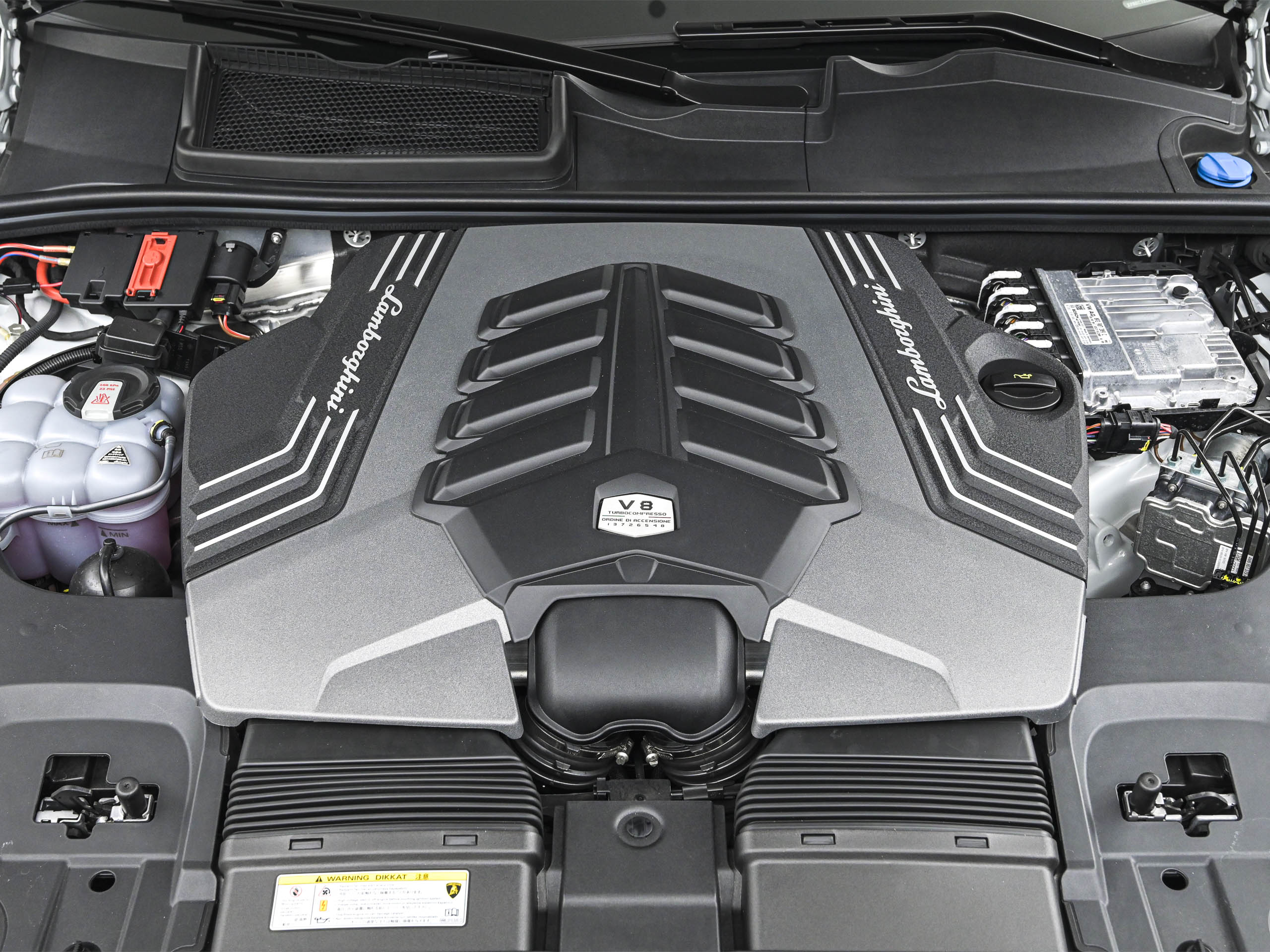 Lamborghini Urus Performante - image 32