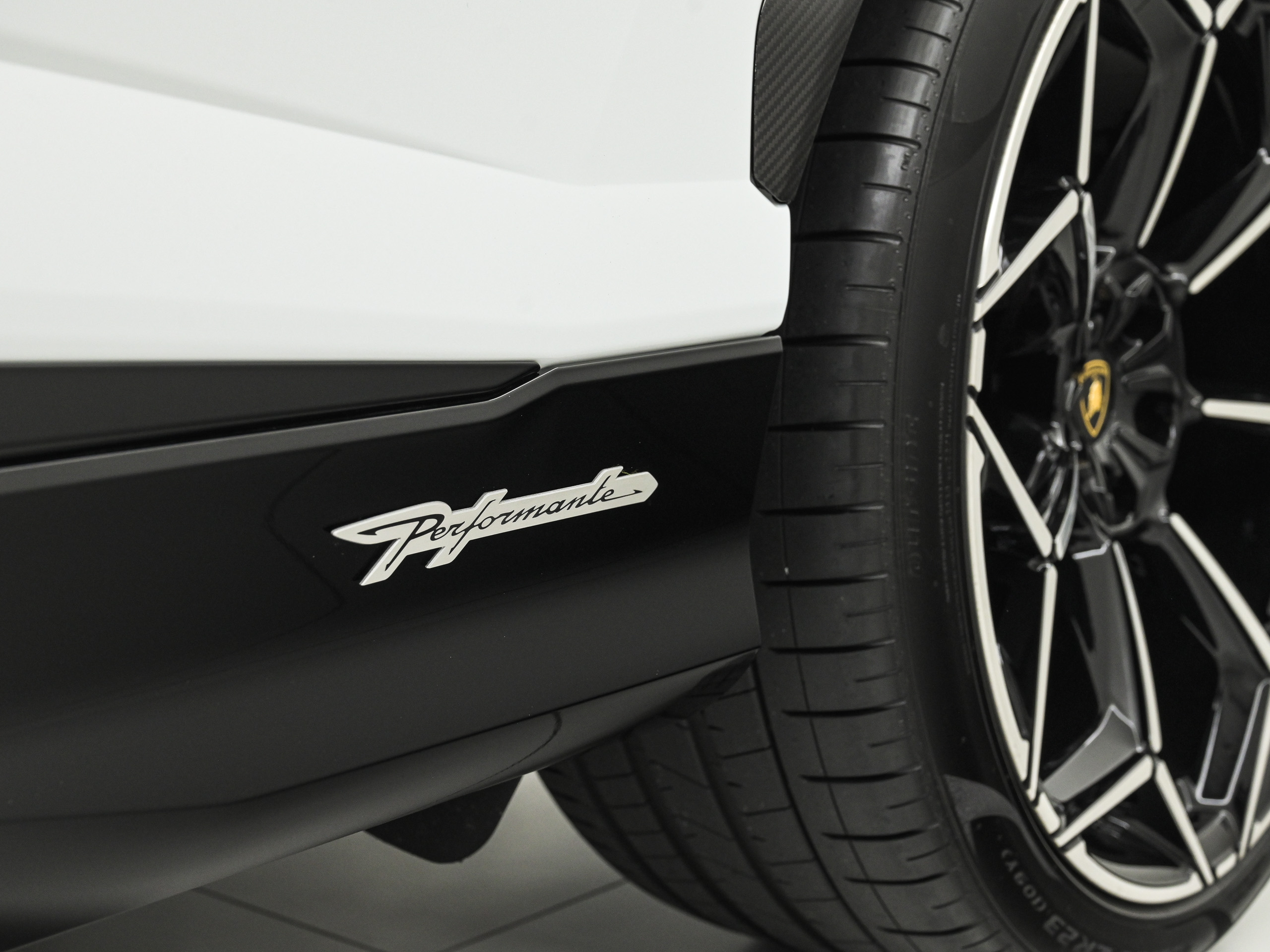 Lamborghini Urus Performante - image 37