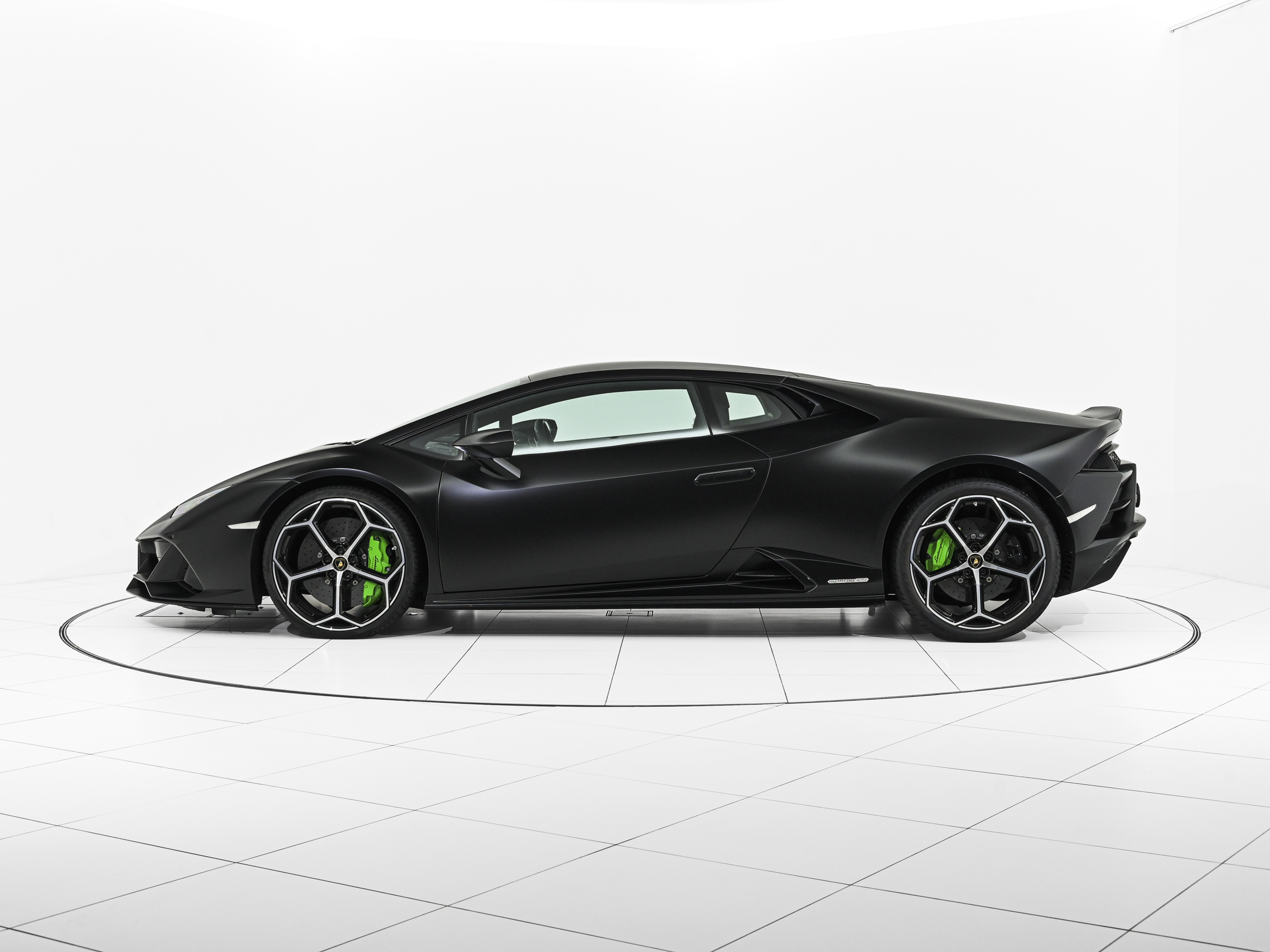 Lamborghini Huracan EVO Coupe - image 5