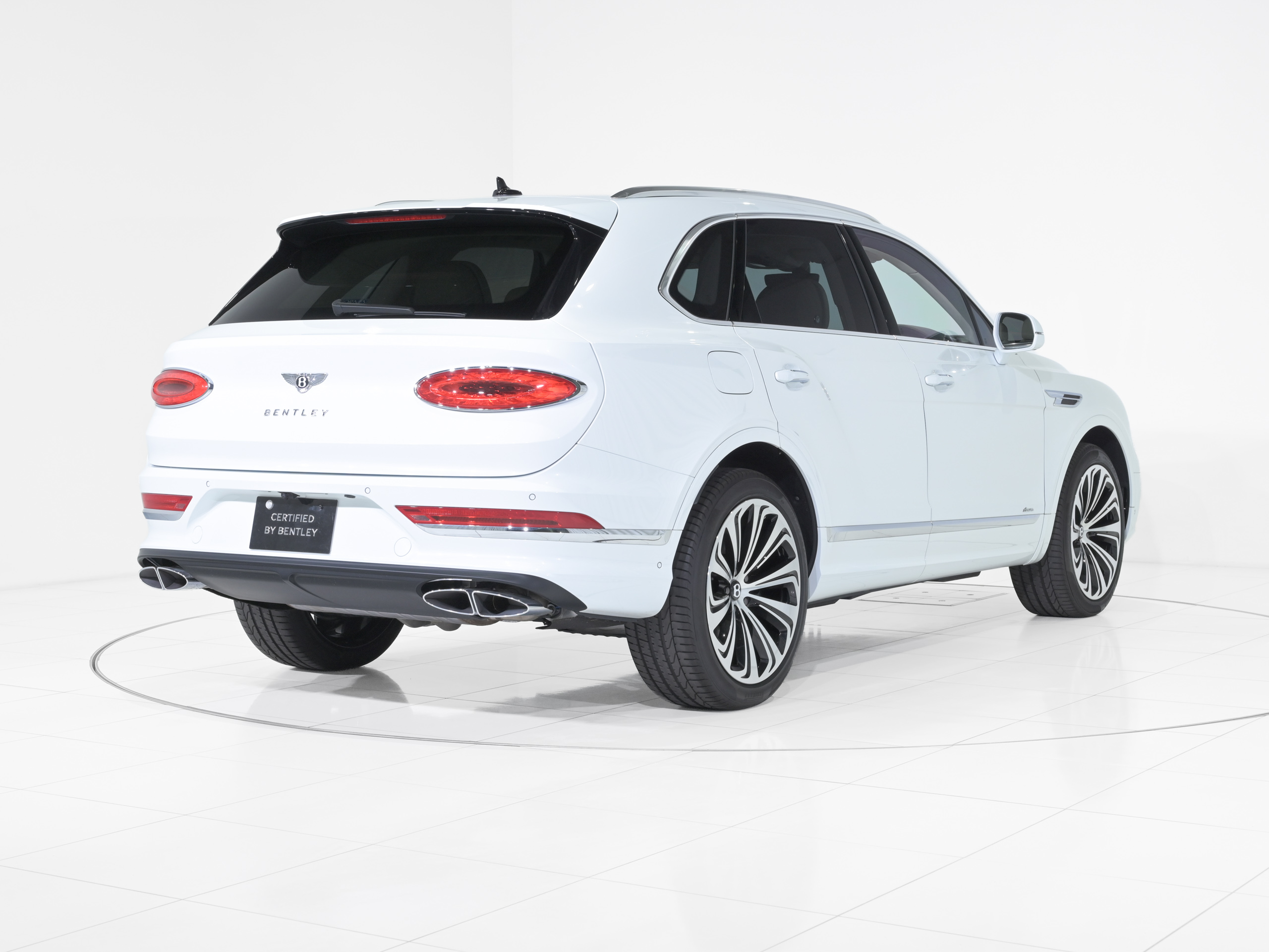Bentley Bentayga Azure - image 3