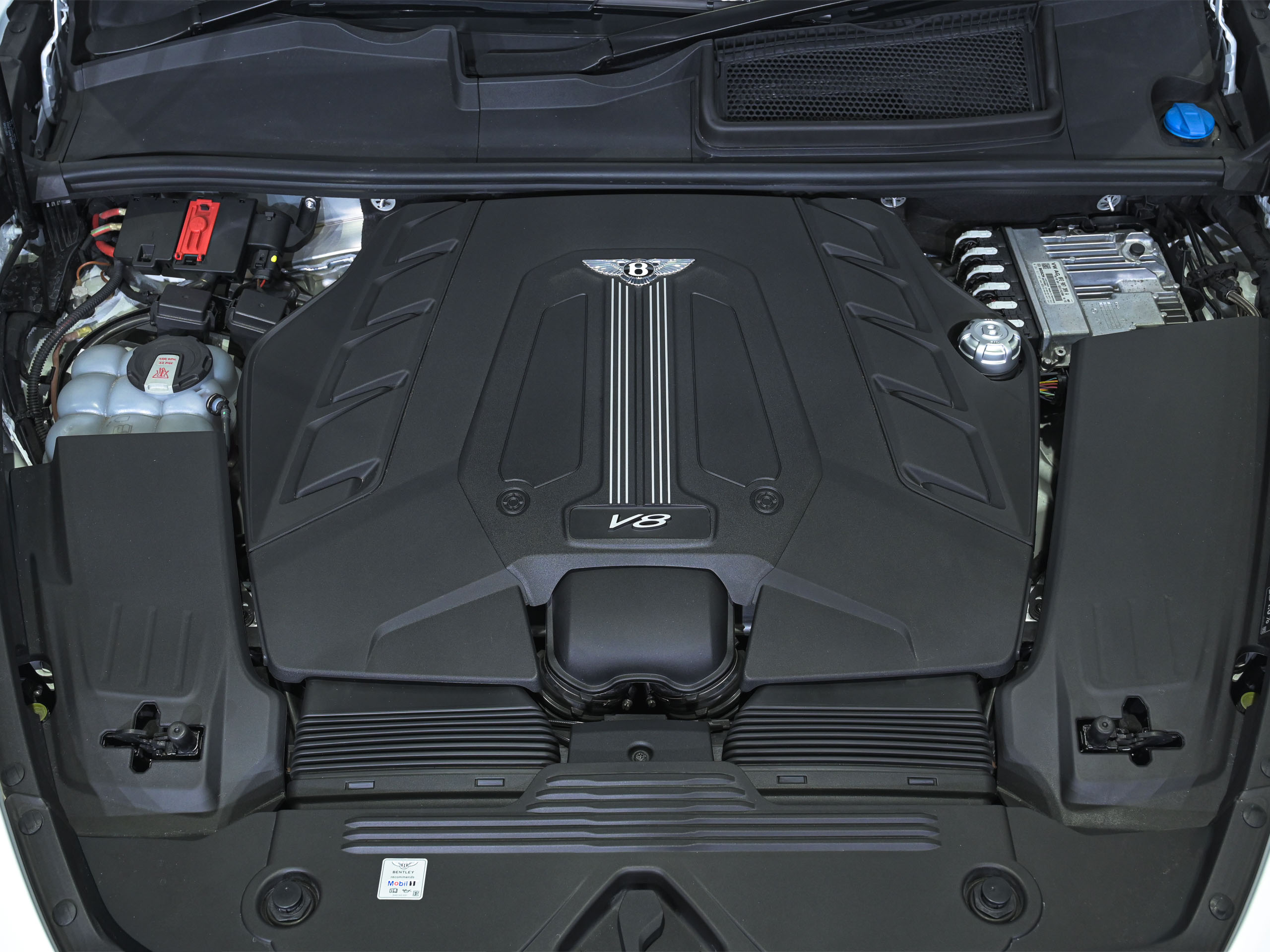 Bentley Bentayga Azure - image 9