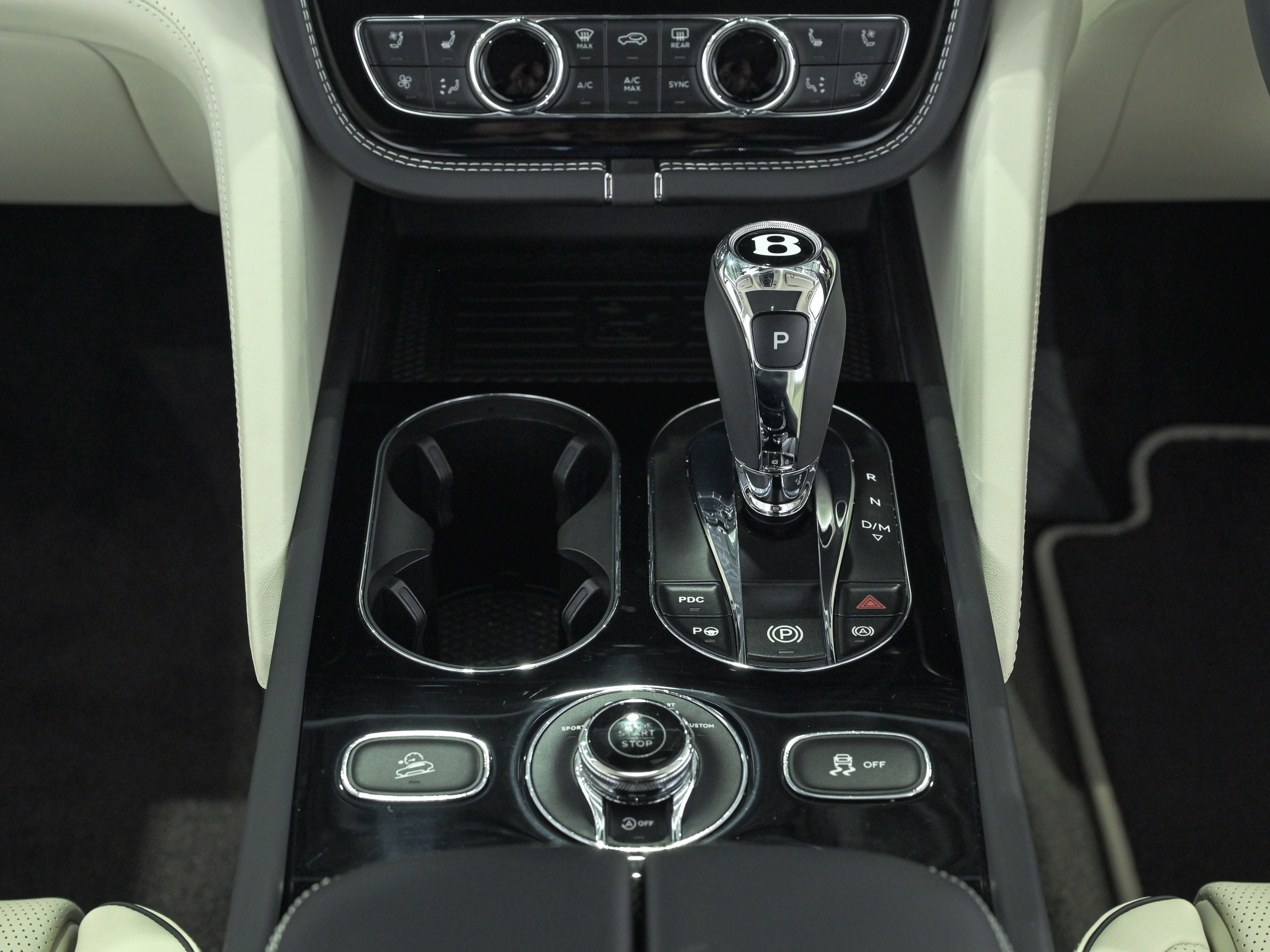 Bentley Bentayga Azure - image 27