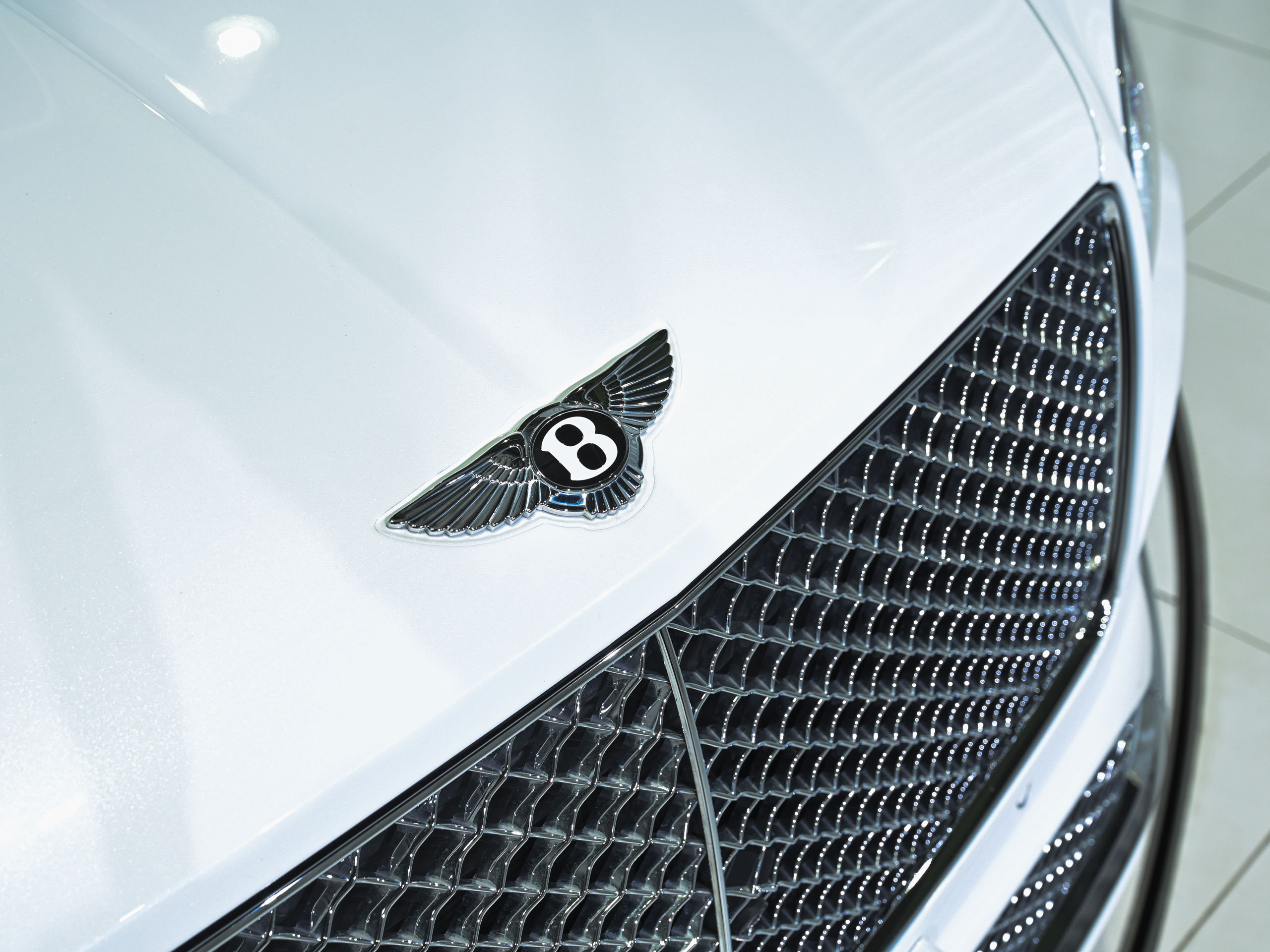 Bentley Bentayga Azure - image 46
