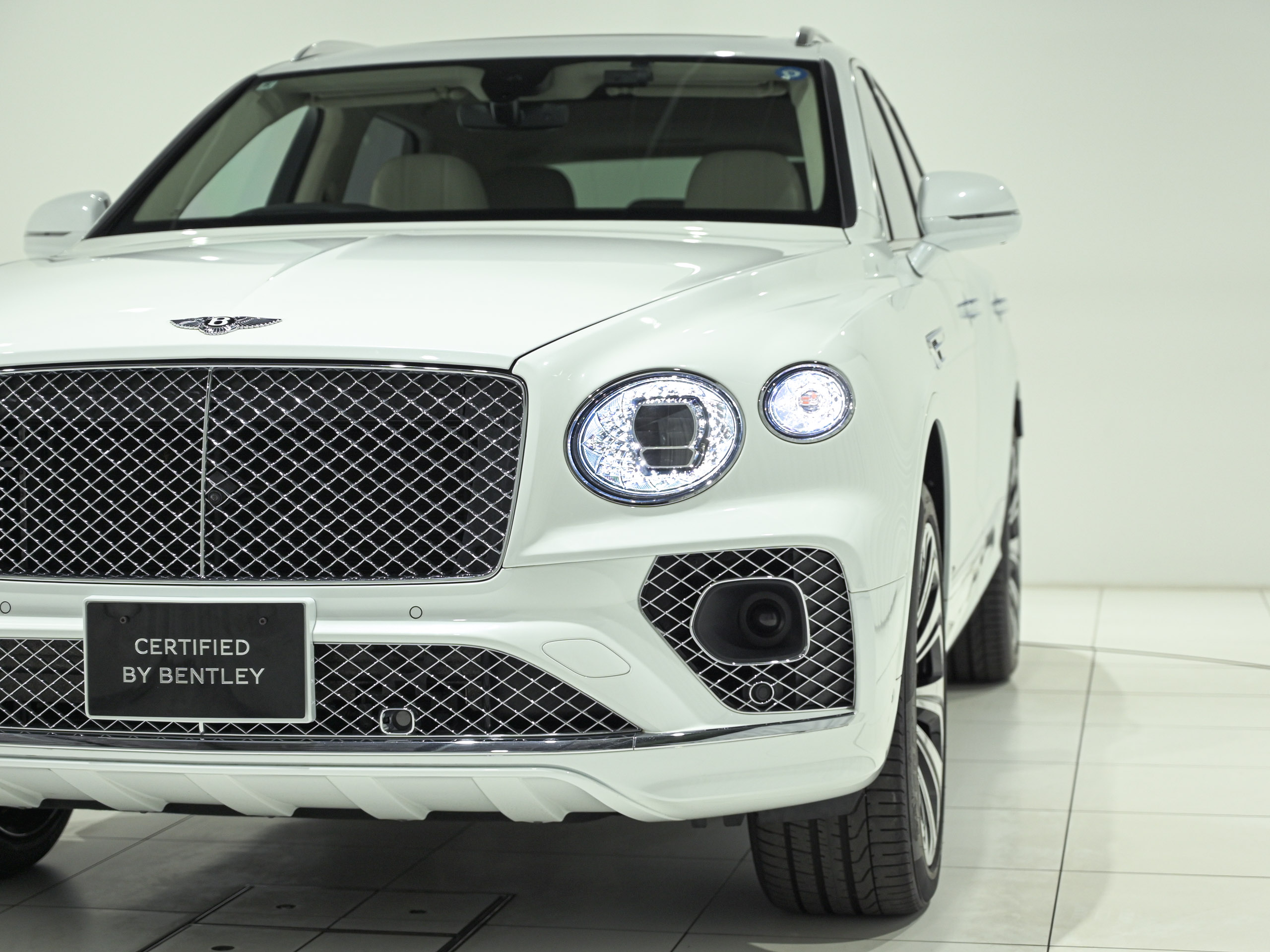 Bentley Bentayga Azure - image 49