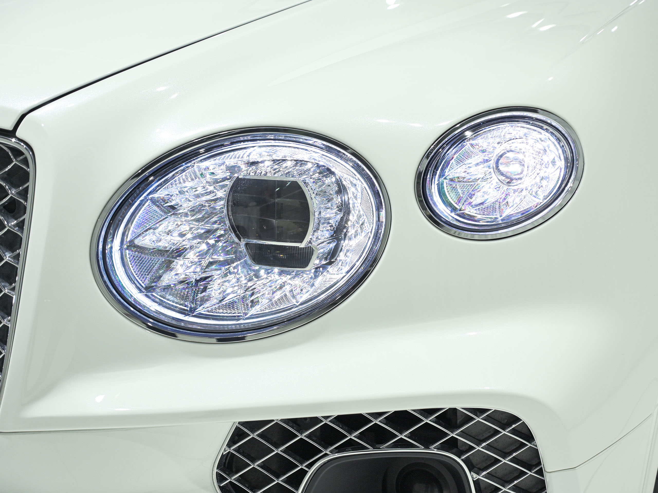 Bentley Bentayga Azure - image 50