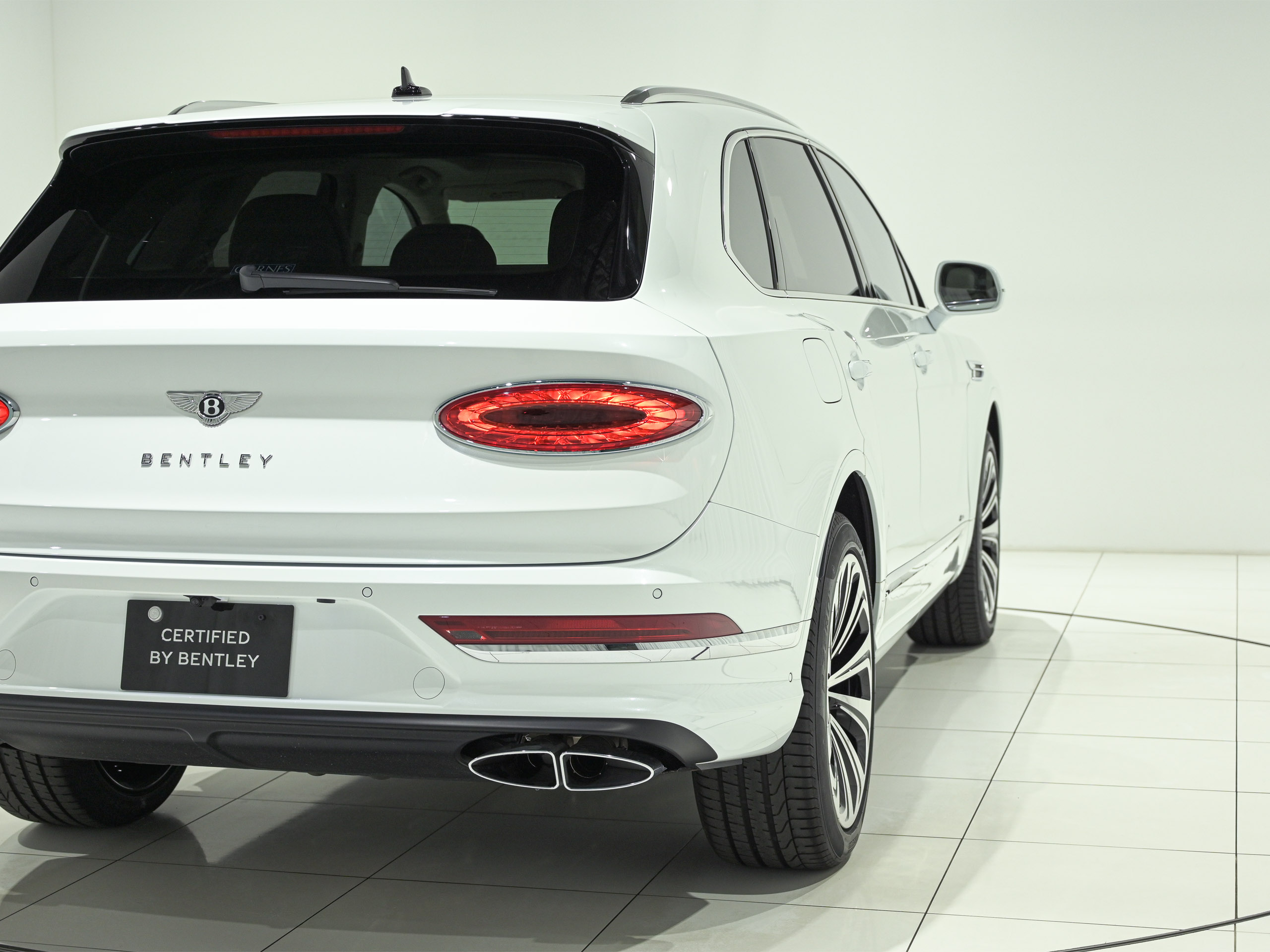 Bentley Bentayga Azure - image 51