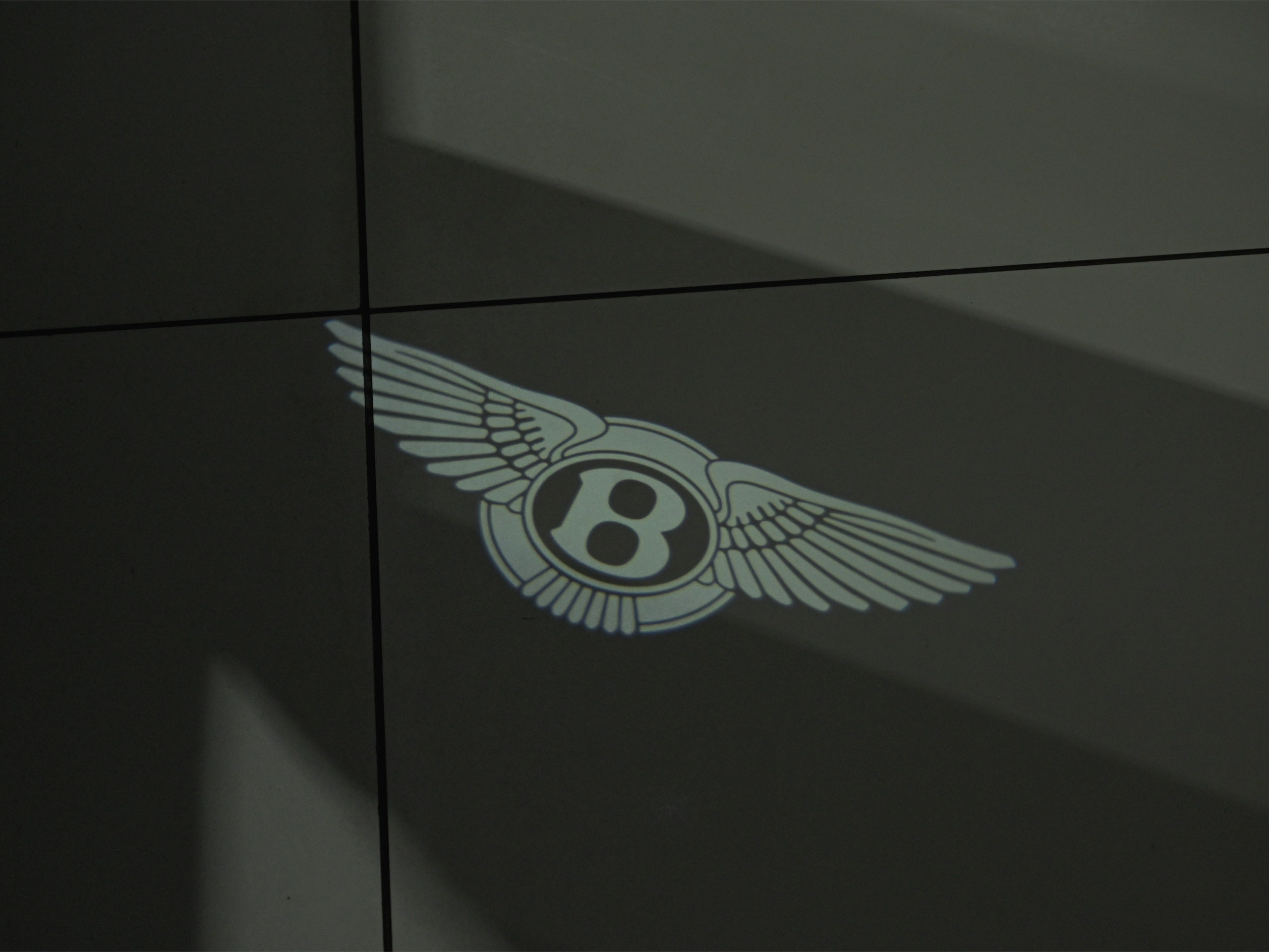 Bentley Bentayga Azure - image 54