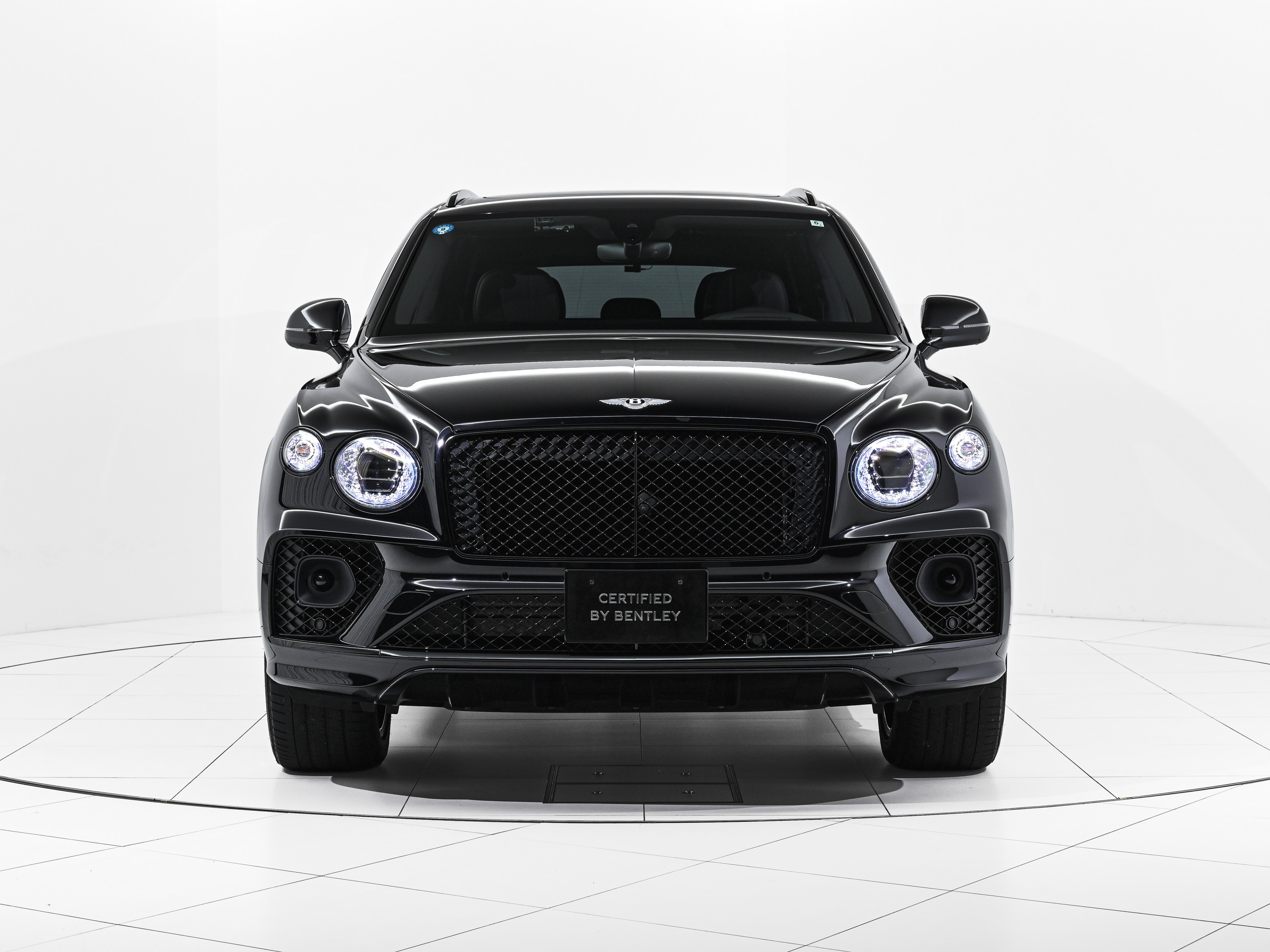 宾利 Bentayga V8 - 图片 1