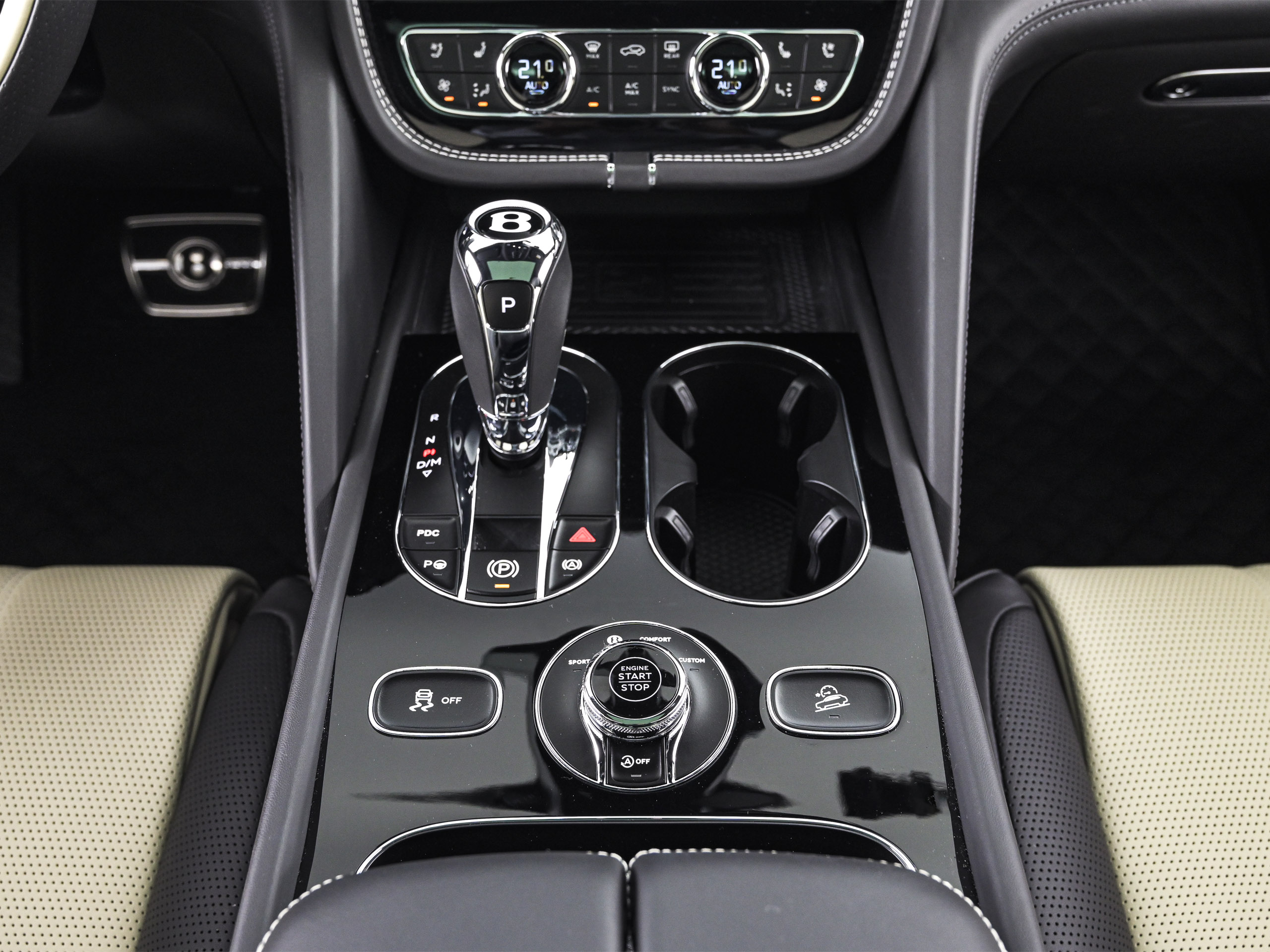 宾利 Bentayga V8 - 图片 13