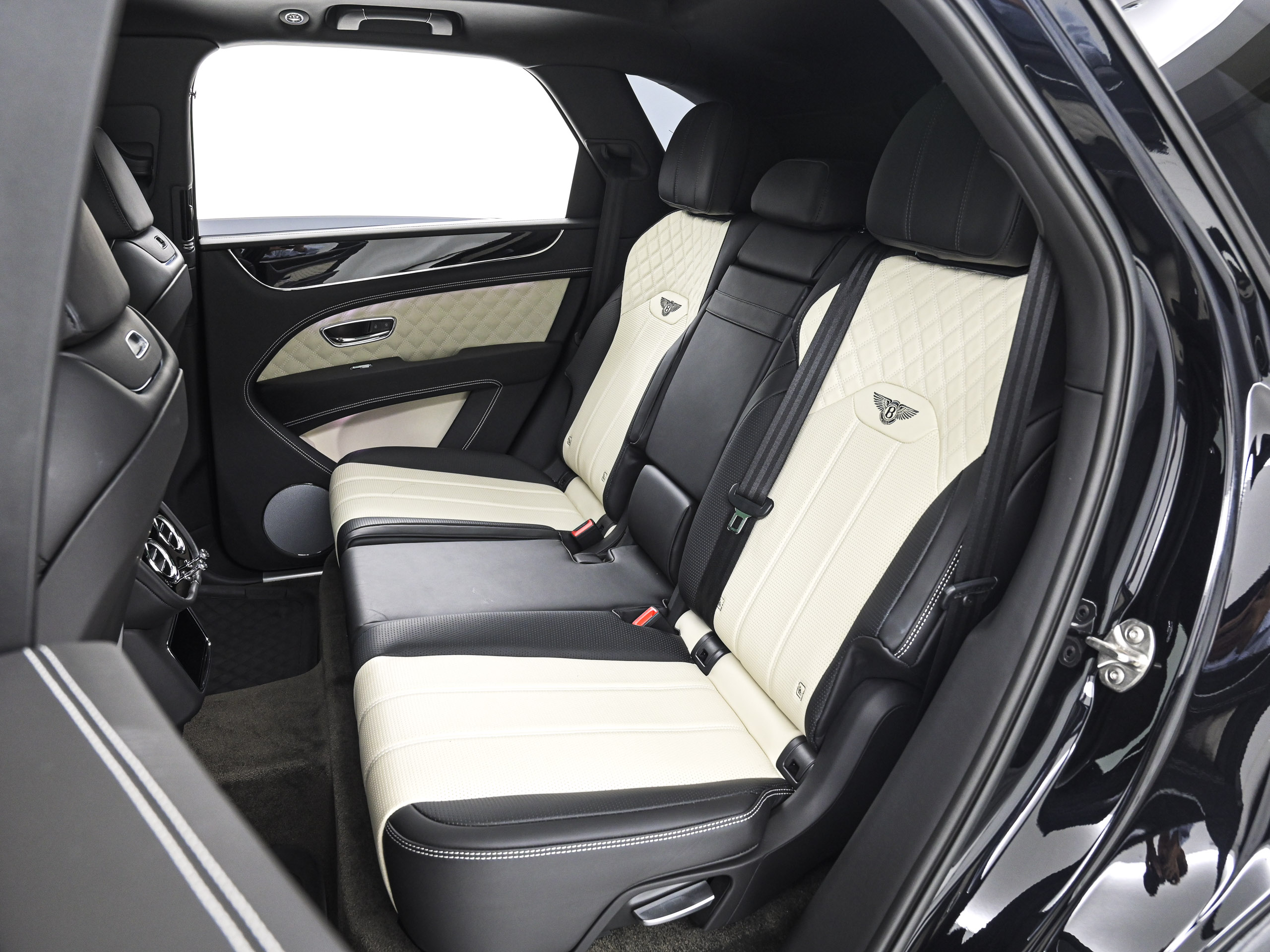 宾利 Bentayga V8 - 图片 16