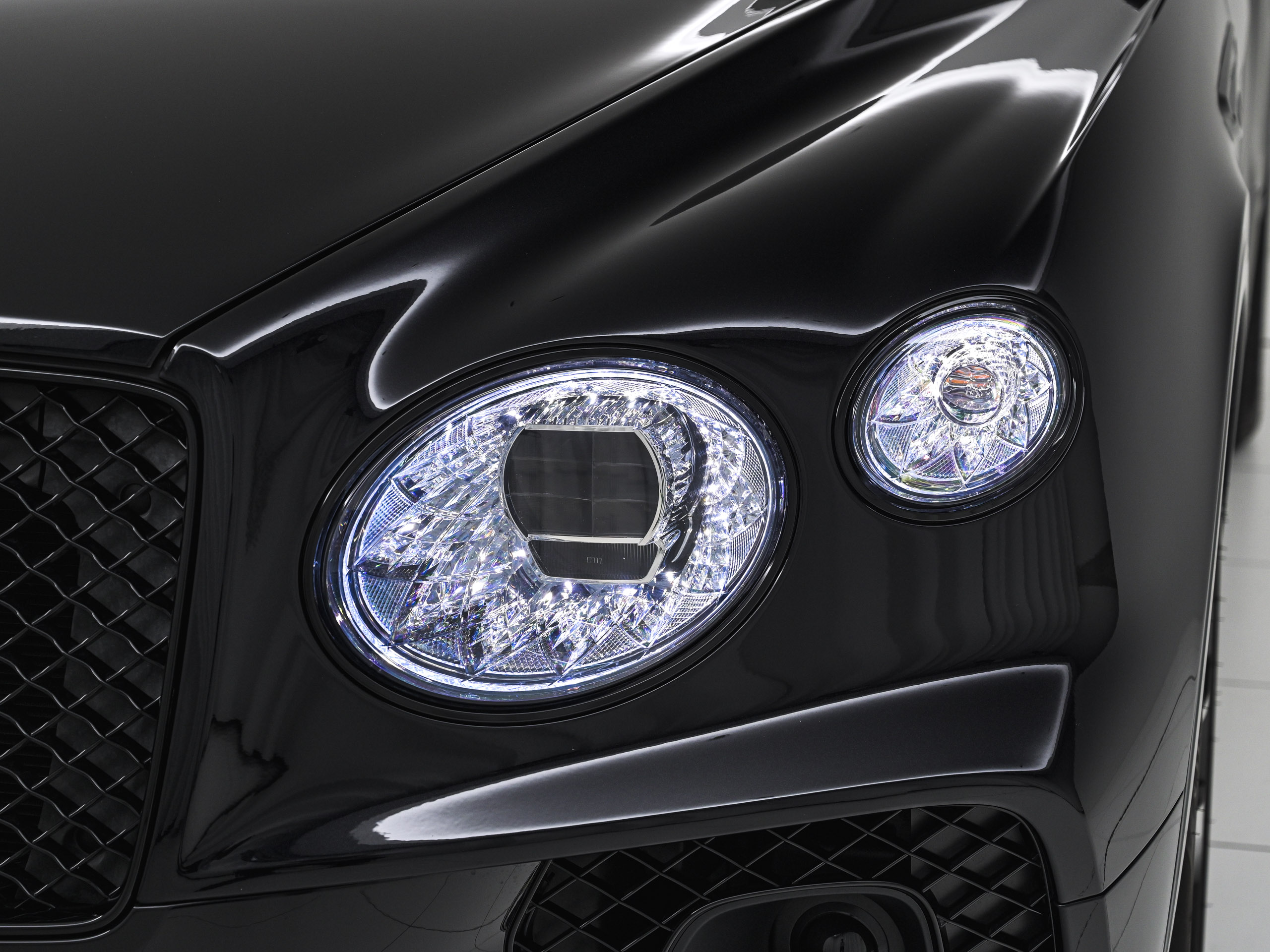 宾利 Bentayga V8 - 图片 21