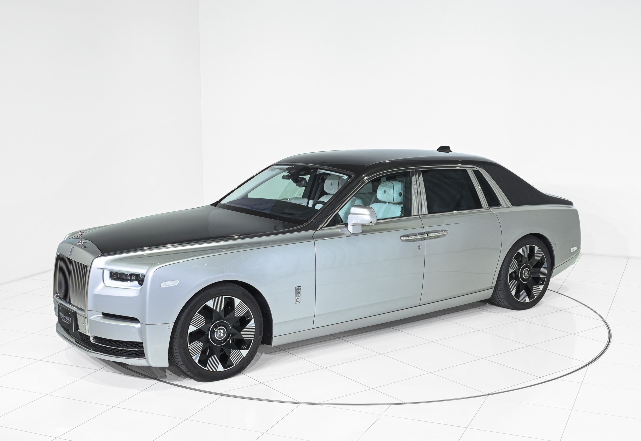 Rolls-Royce Phantom VIII - image 1