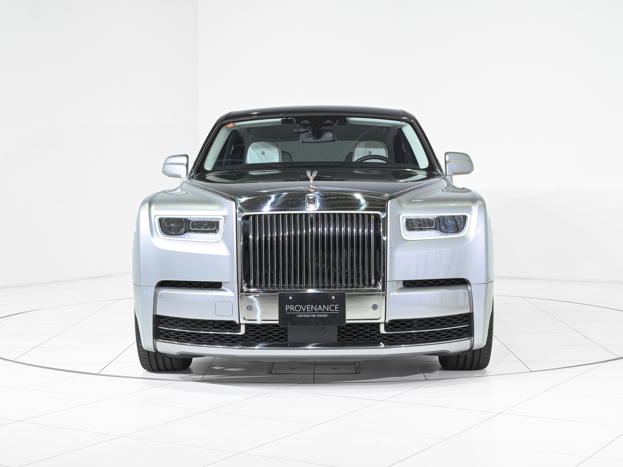 Rolls-Royce Phantom VIII - image 2
