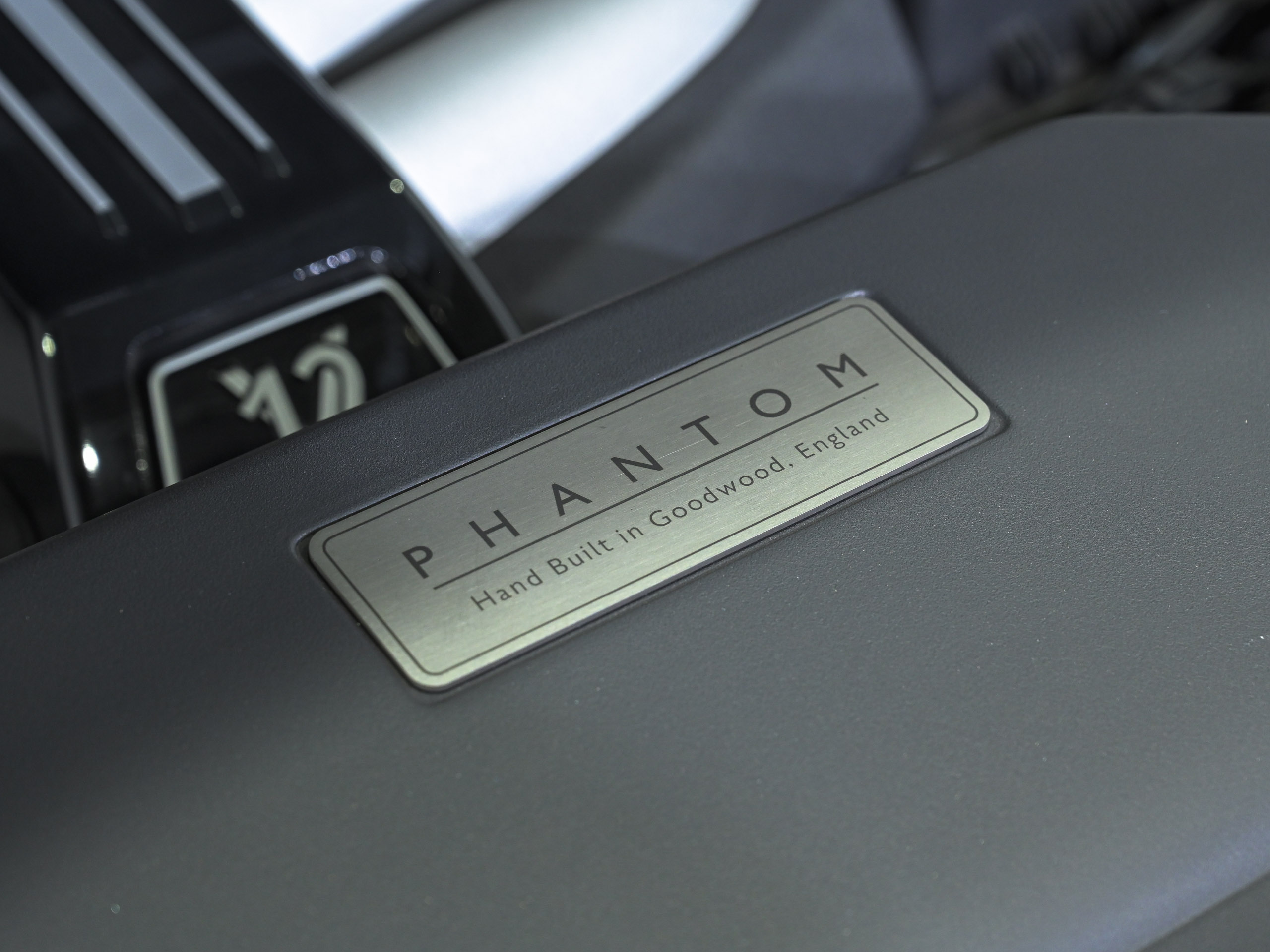 Rolls-Royce Phantom VIII - image 10