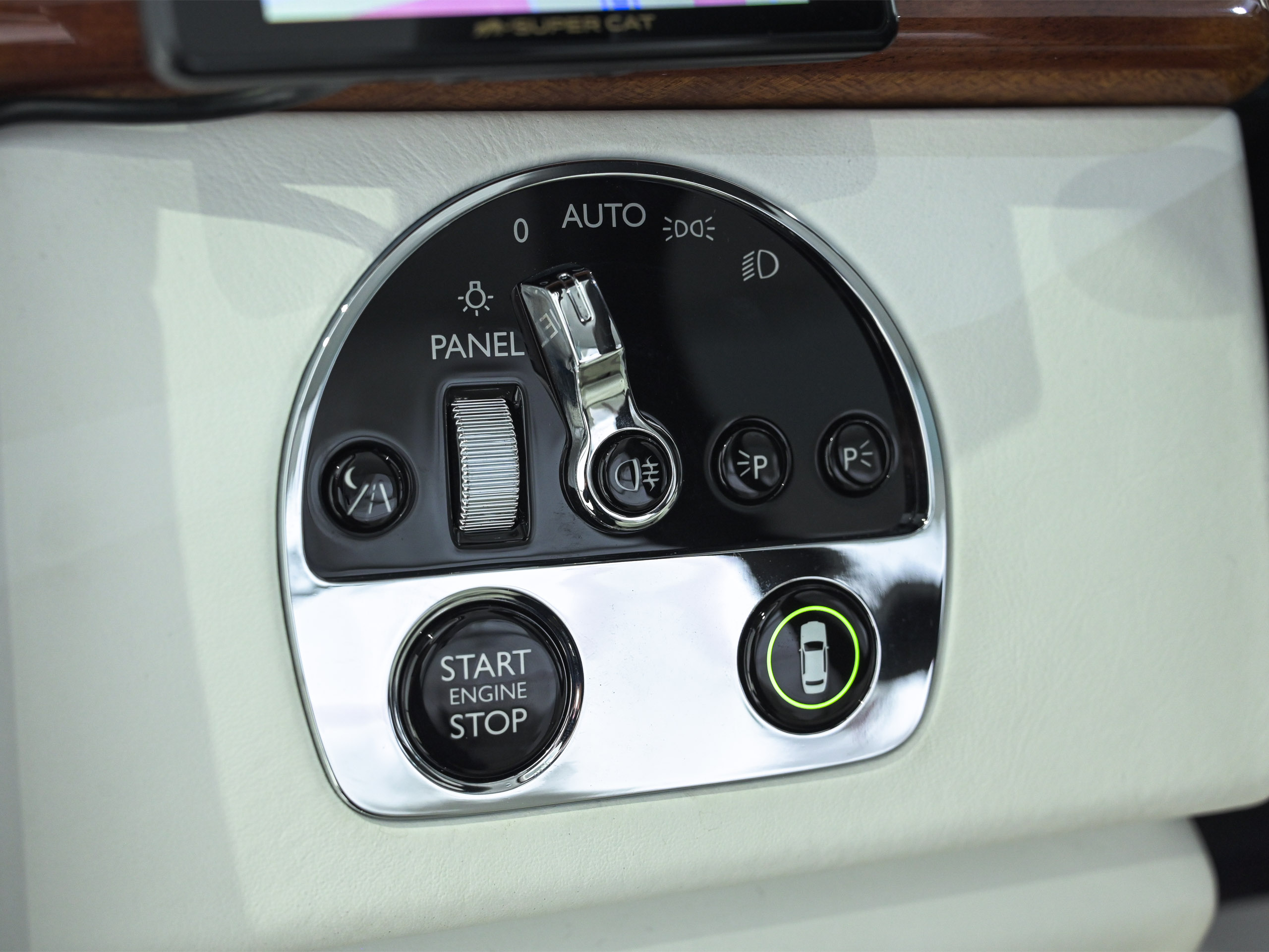 Rolls-Royce Phantom VIII - image 24