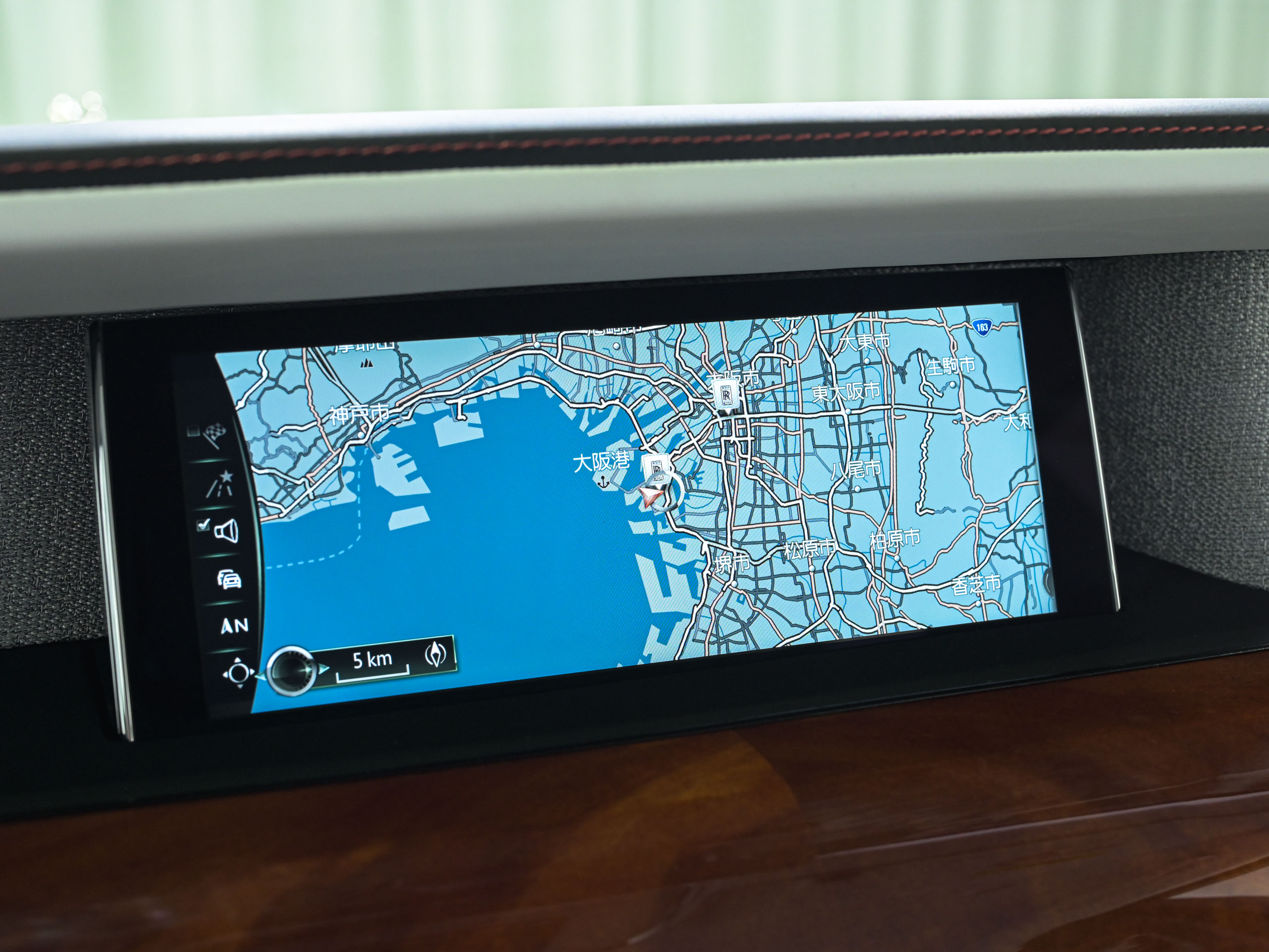 Rolls-Royce Phantom VIII - image 25