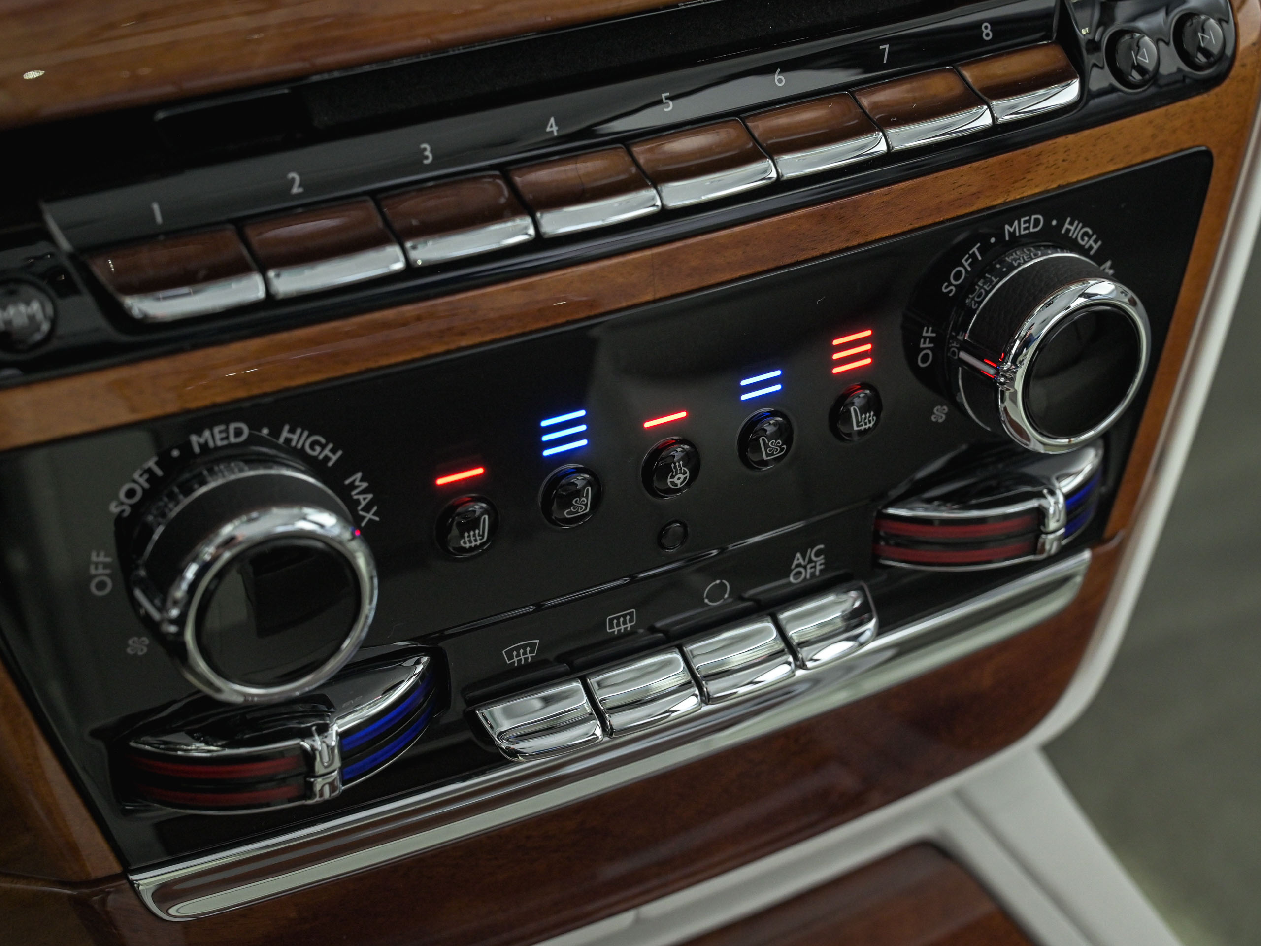 Rolls-Royce Phantom VIII - image 28