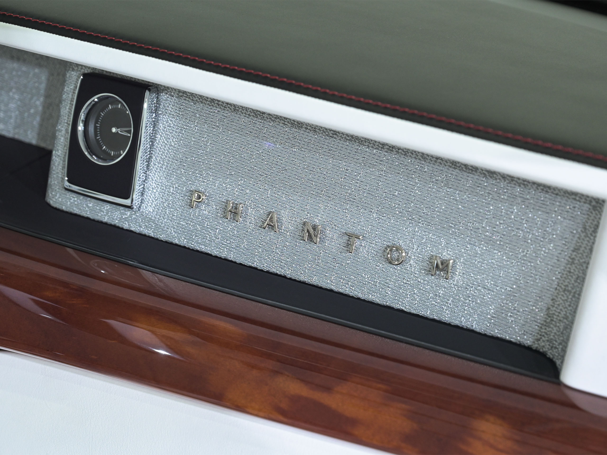 Rolls-Royce Phantom VIII - image 33