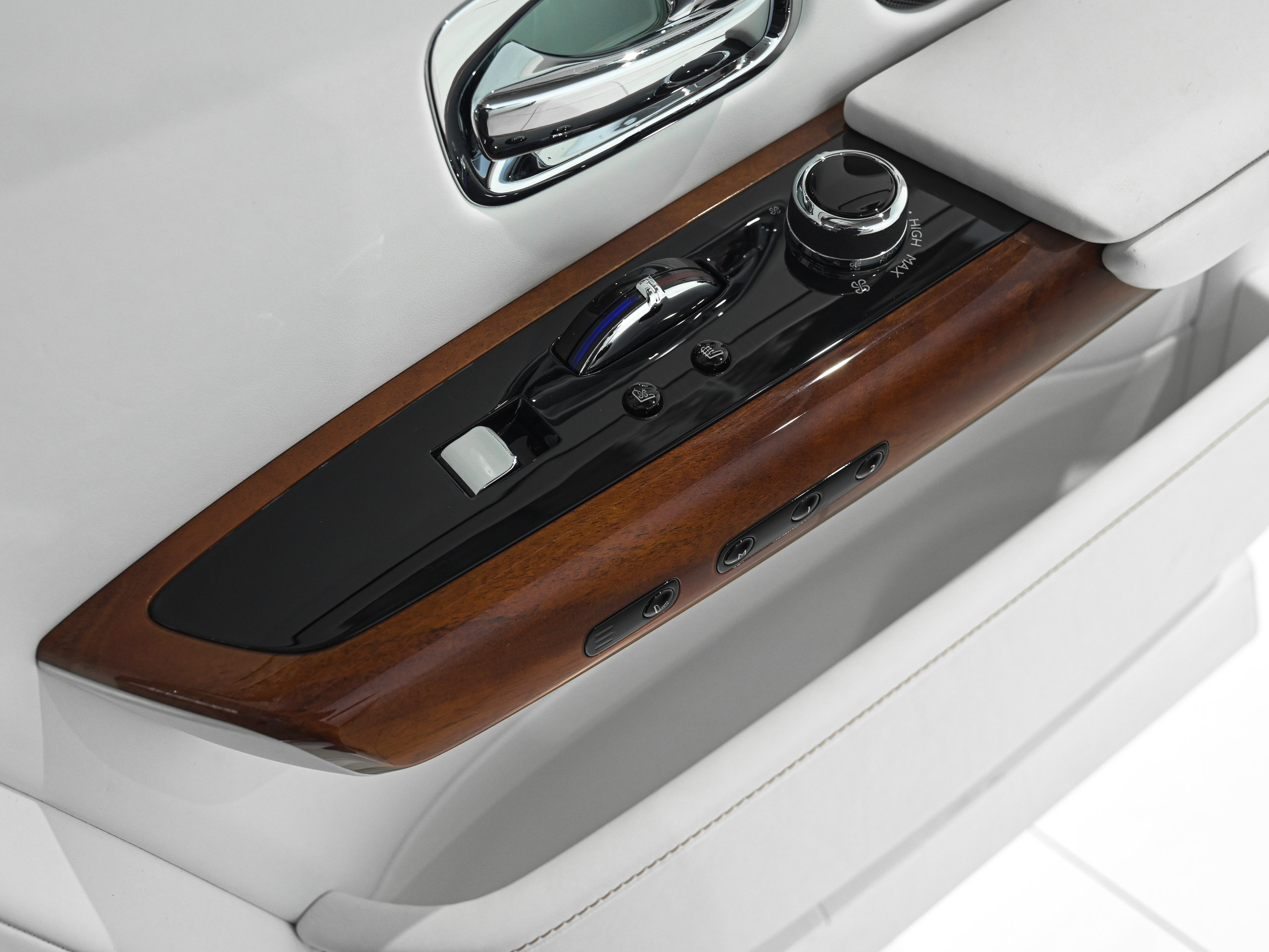 Rolls-Royce Phantom VIII - image 37