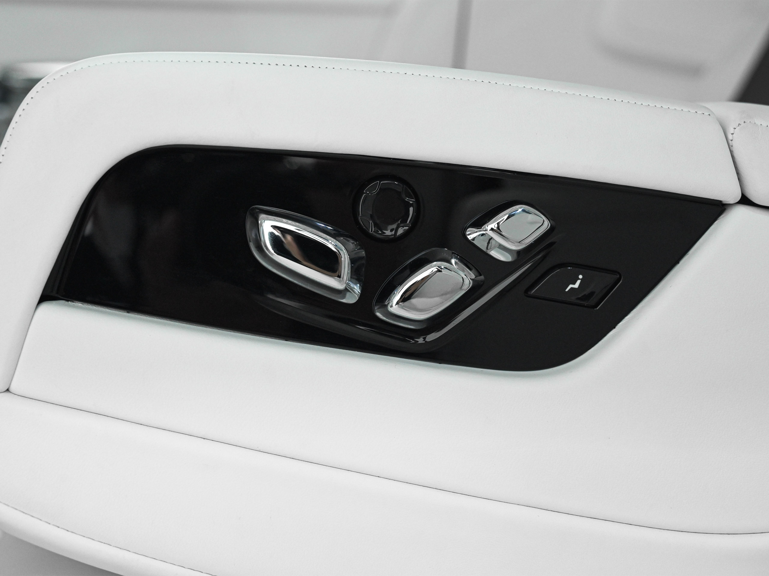 Rolls-Royce Phantom VIII - image 40