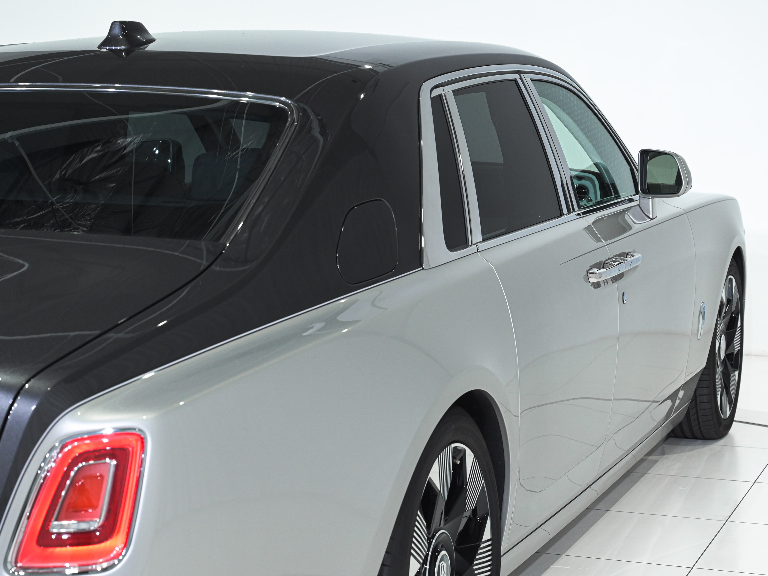 Rolls-Royce Phantom VIII - image 49