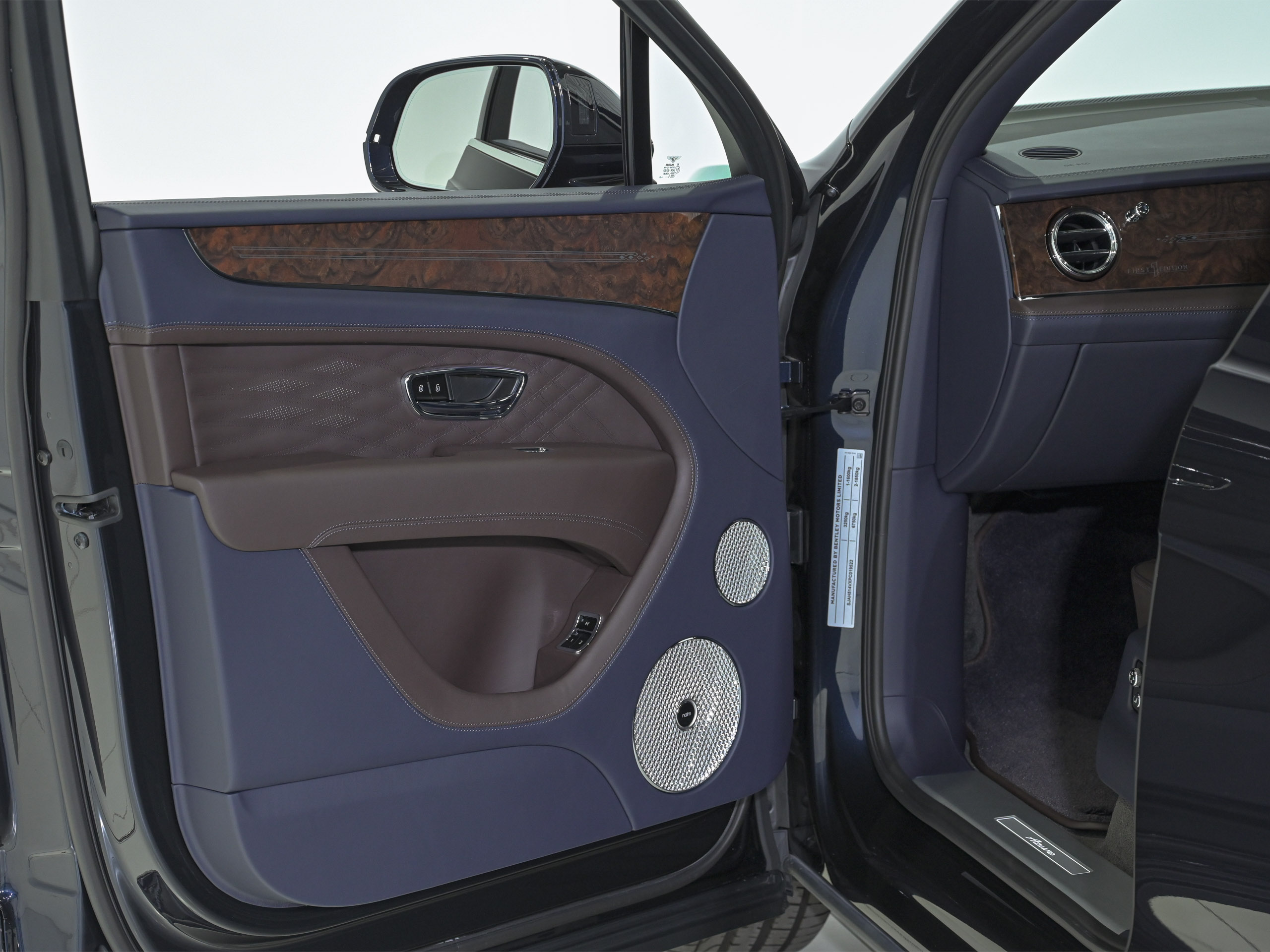 Bentley Bentayga EWB AZURE - image 10