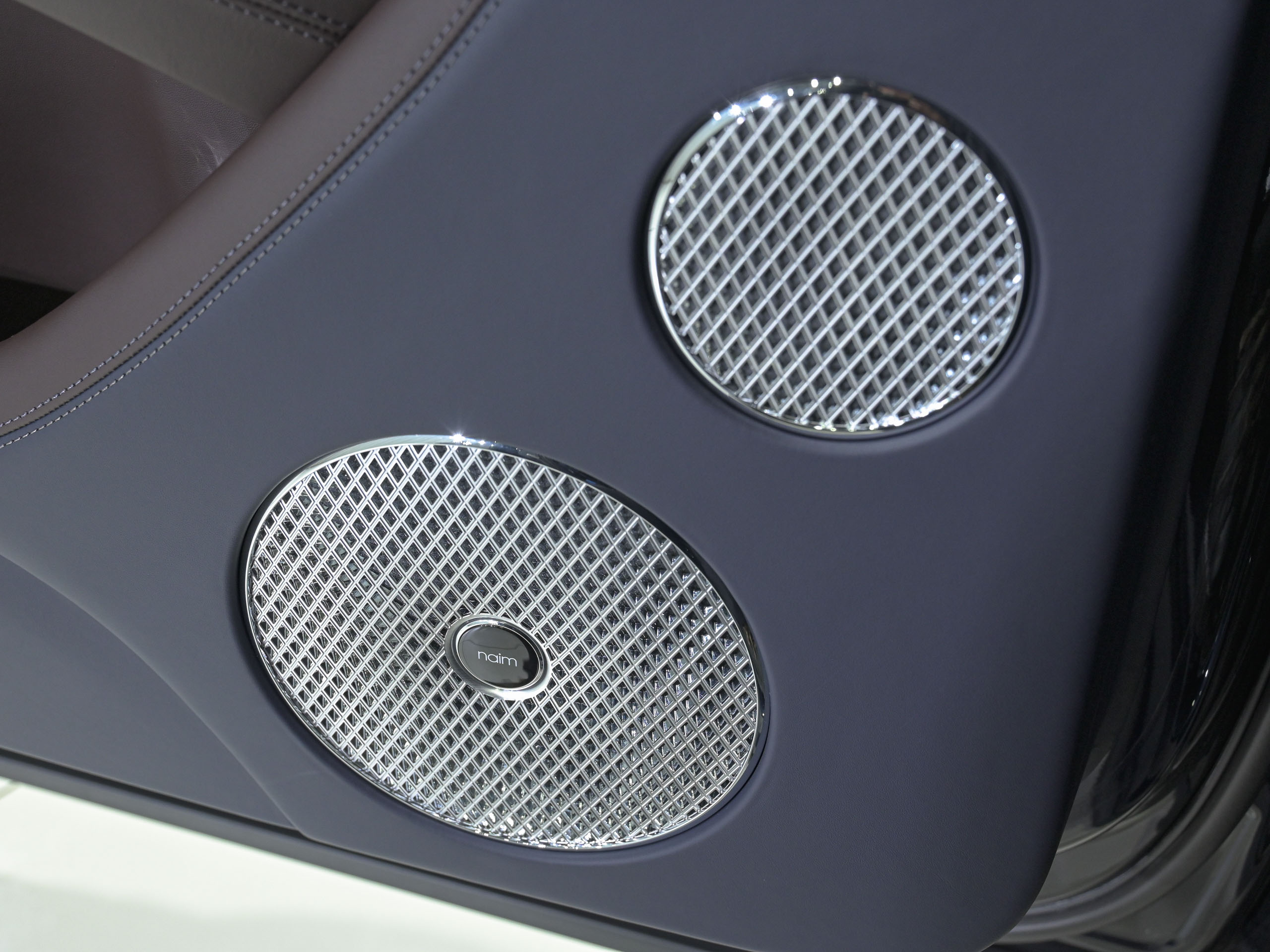 Bentley Bentayga EWB AZURE - image 12