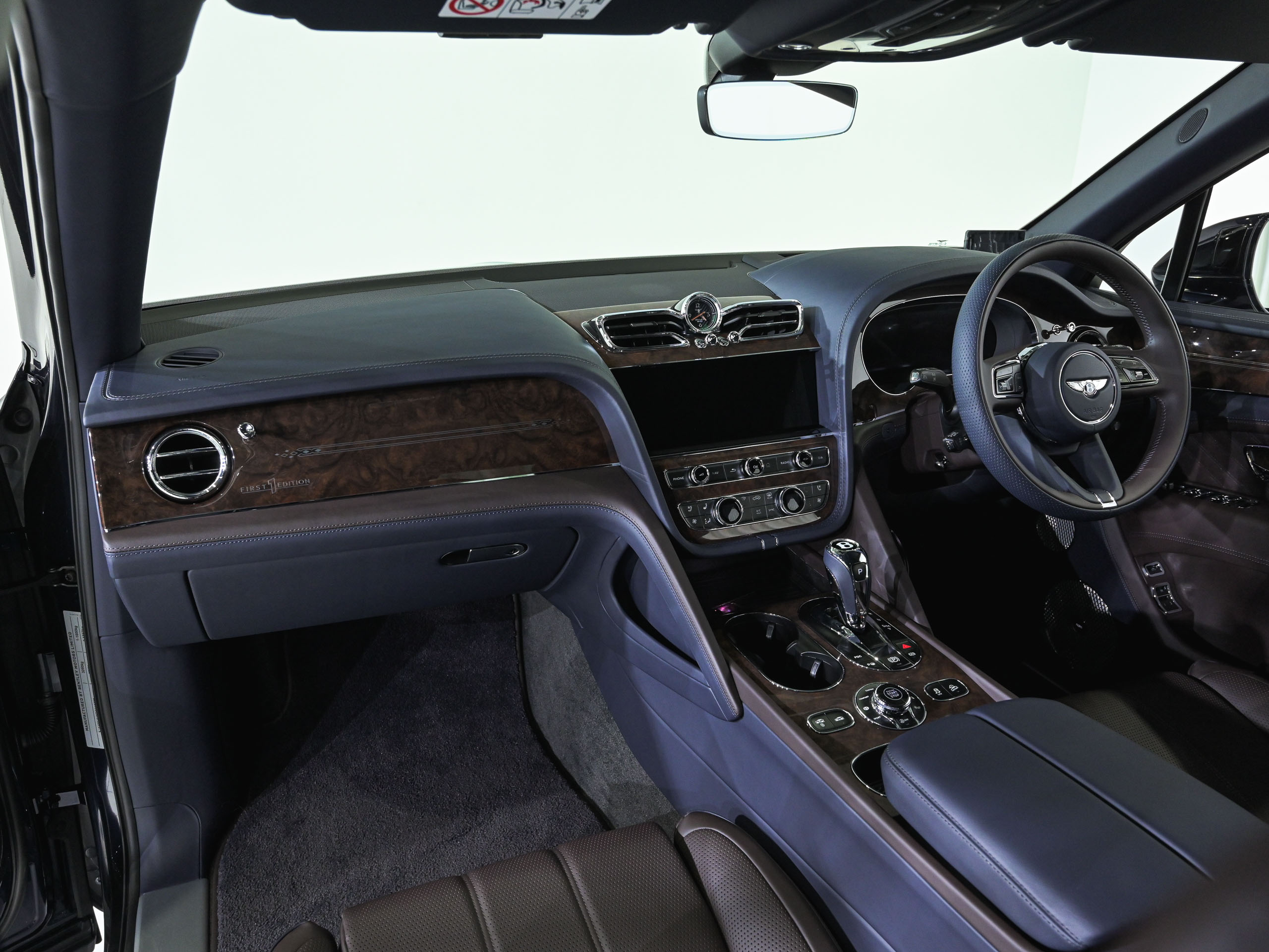 Bentley Bentayga EWB AZURE - image 20