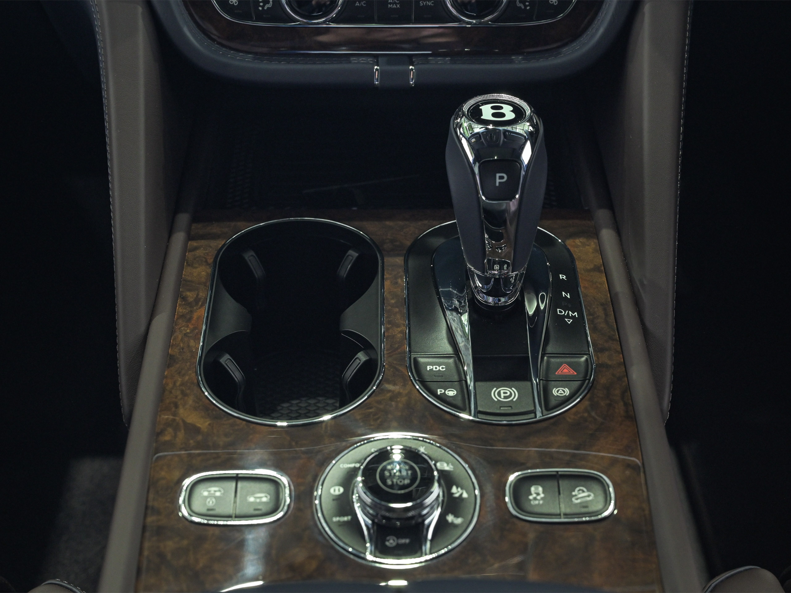 Bentley Bentayga EWB AZURE - image 27