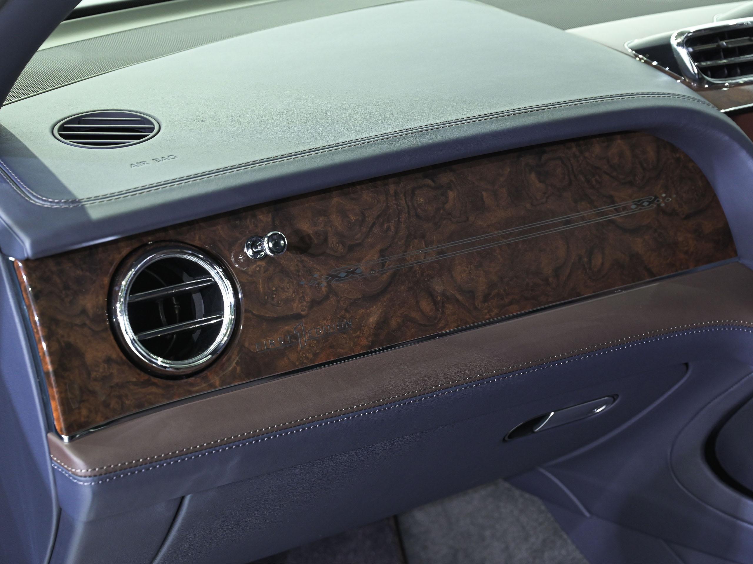 Bentley Bentayga EWB AZURE - image 33