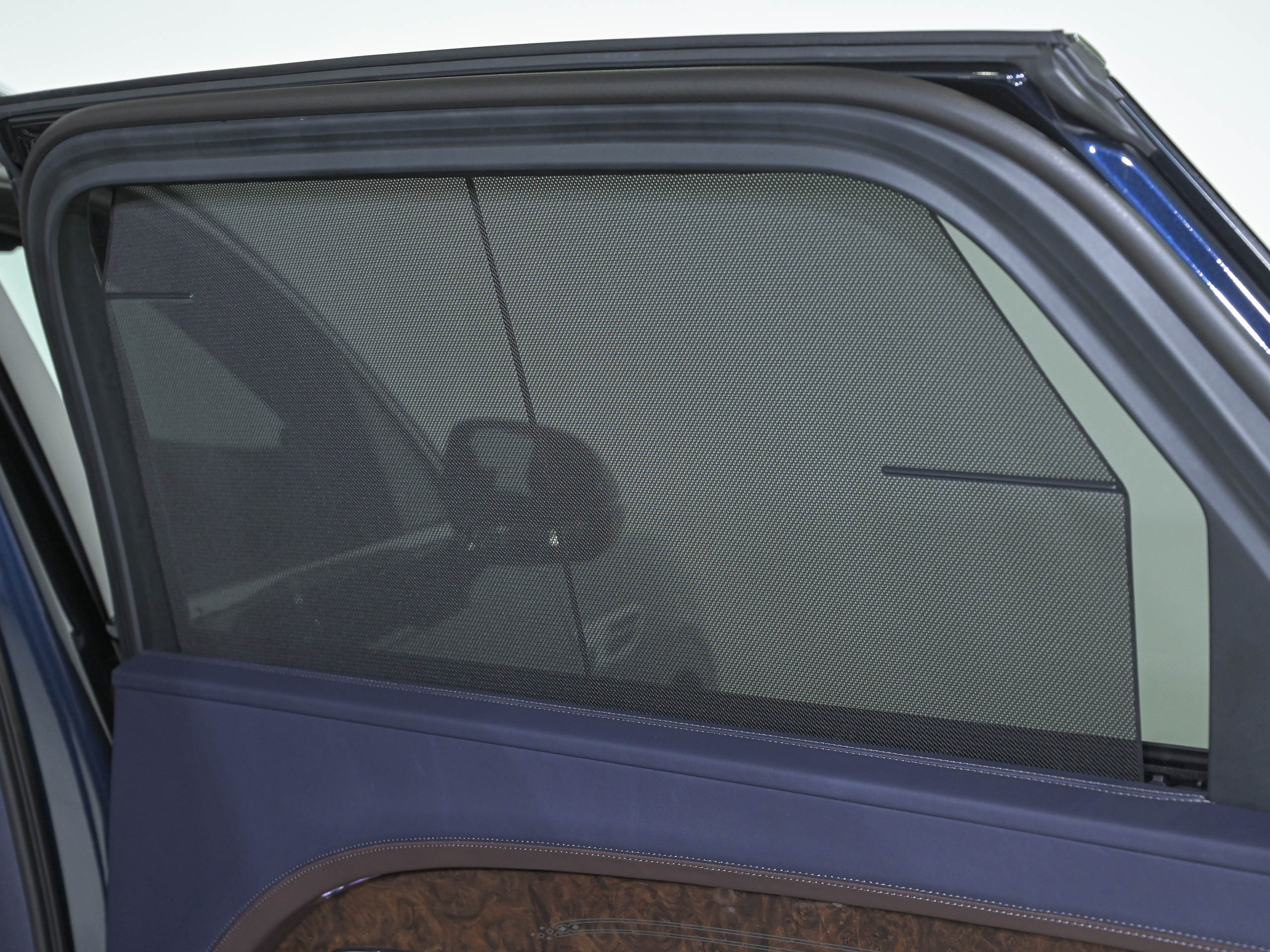 Bentley Bentayga EWB AZURE - image 36