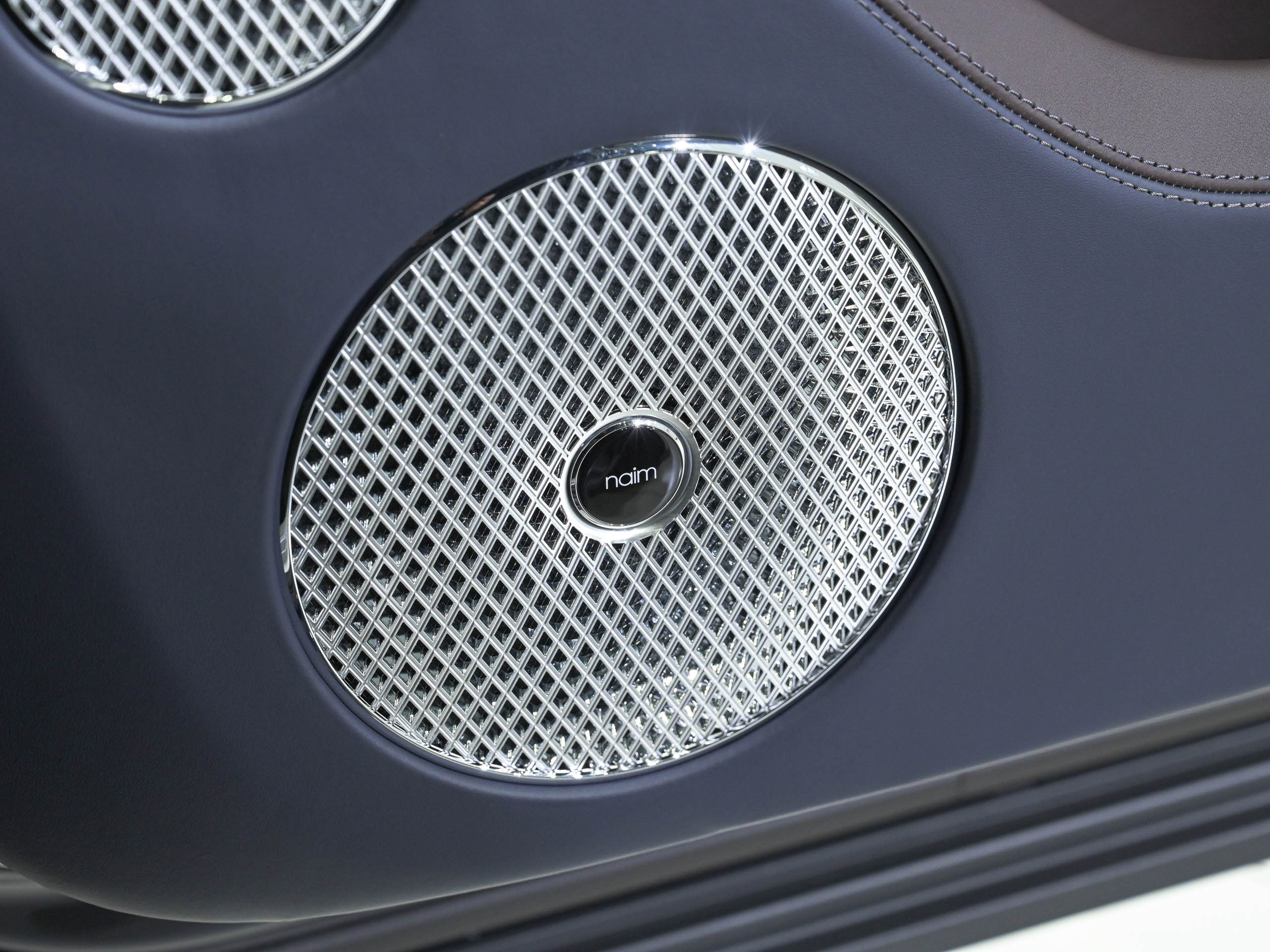 Bentley Bentayga EWB AZURE - image 38