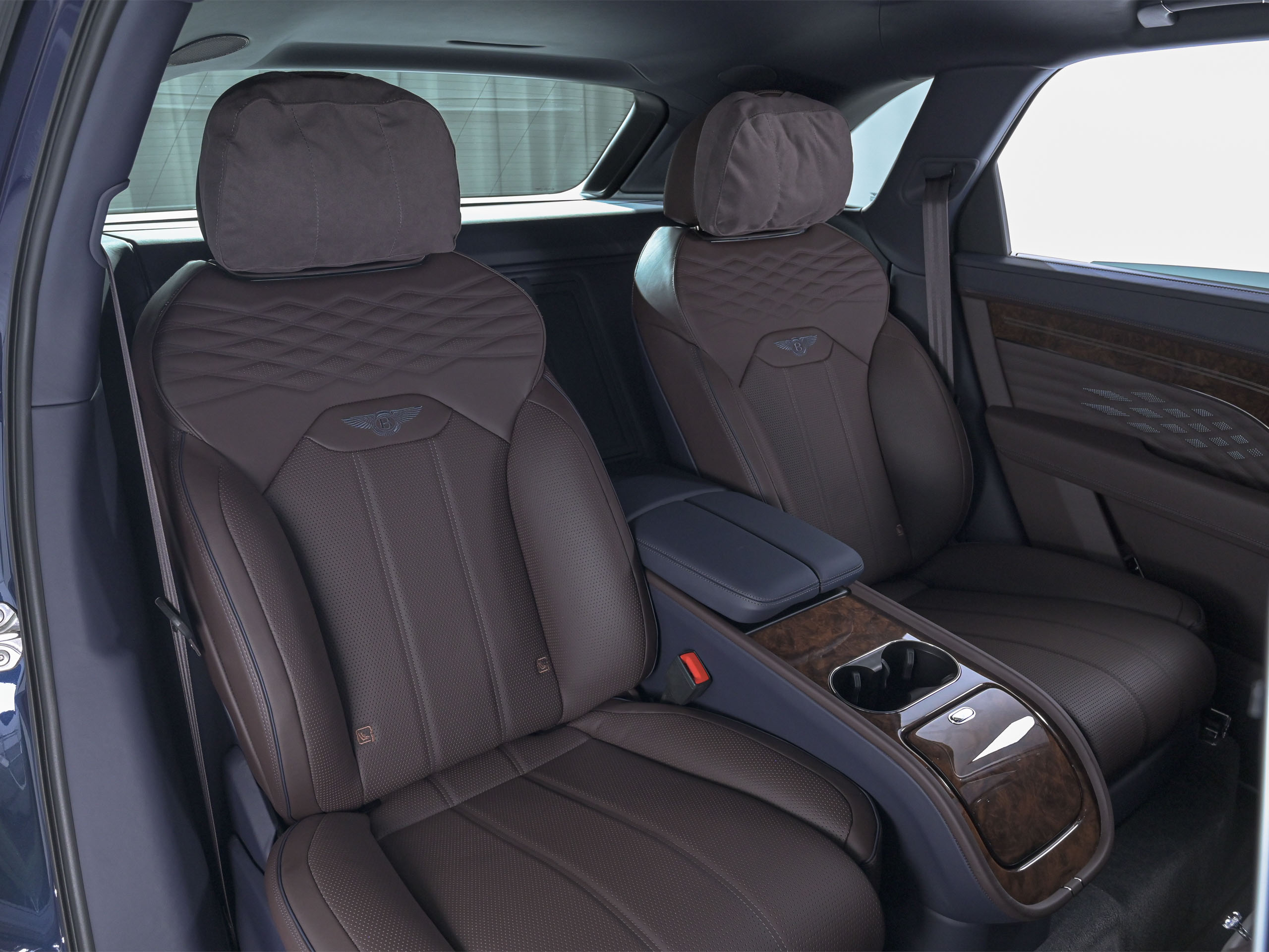 Bentley Bentayga EWB AZURE - image 39