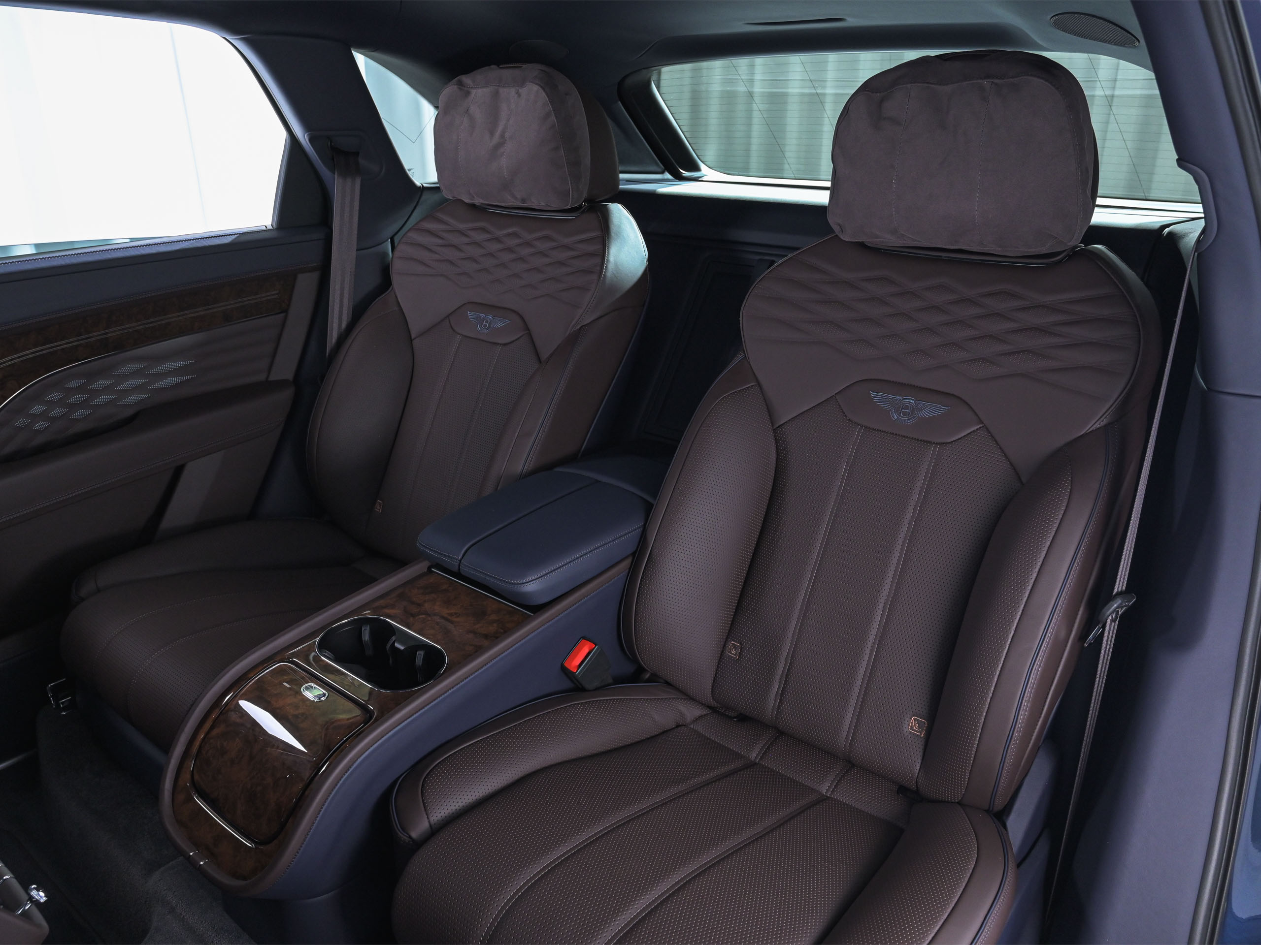 Bentley Bentayga EWB AZURE - image 45